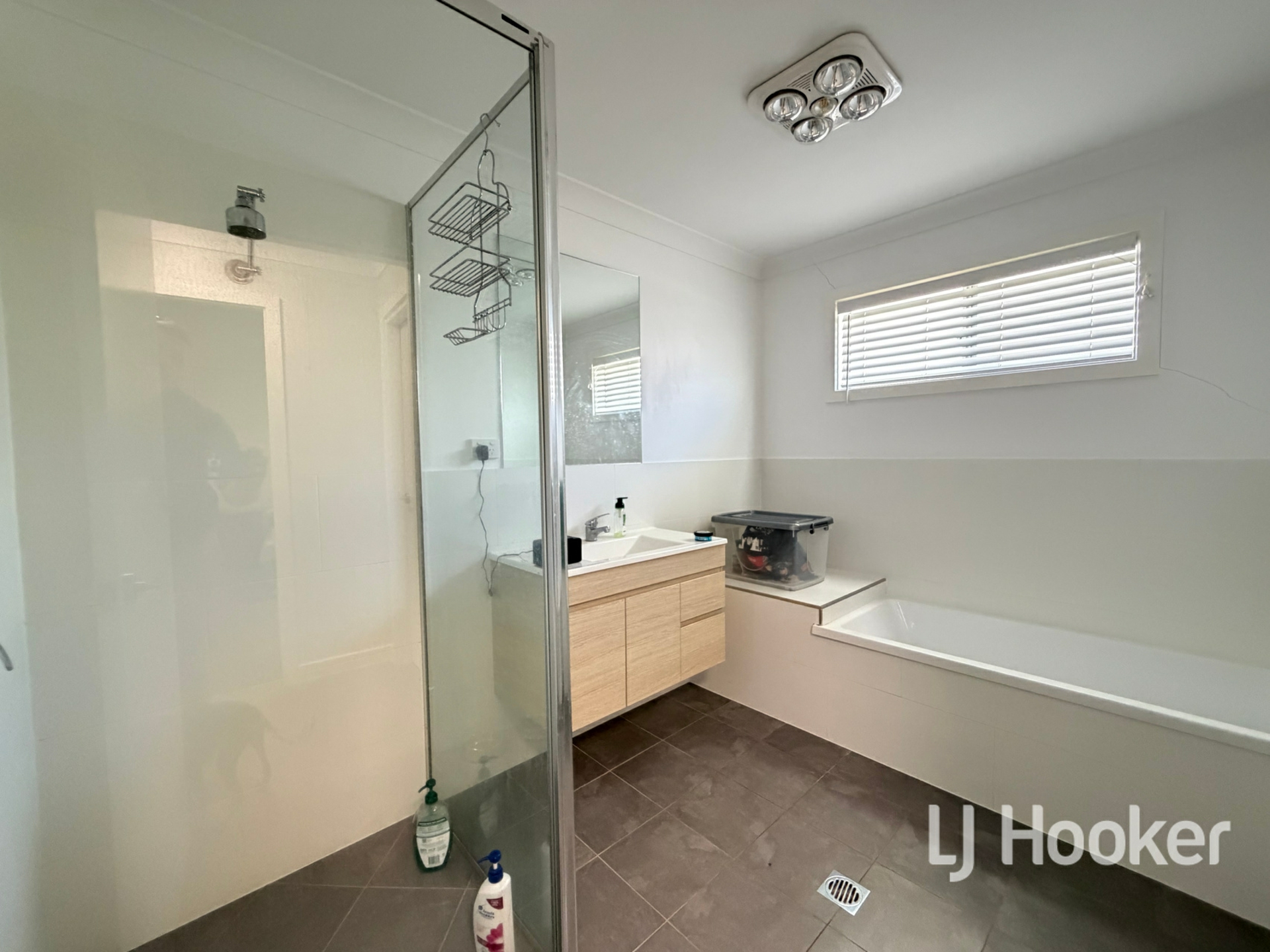 5 Brownleigh Vale Drive — photo 6 of 10