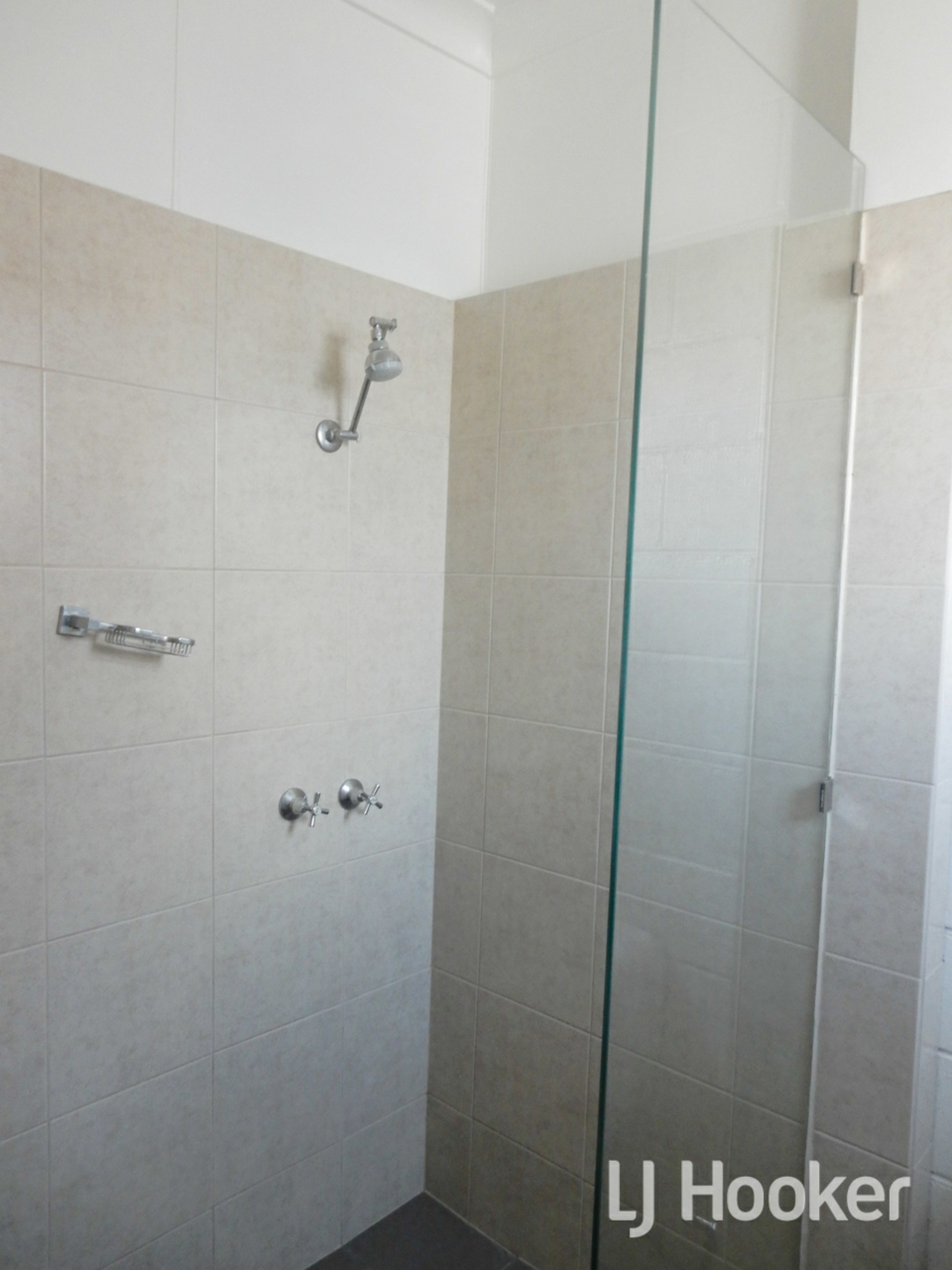 7B Sweaney Street — photo 4 of 5