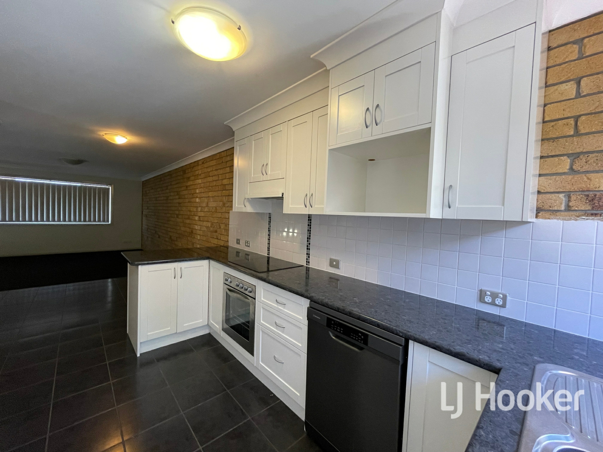 37B Queens Terrace — photo 3 of 7