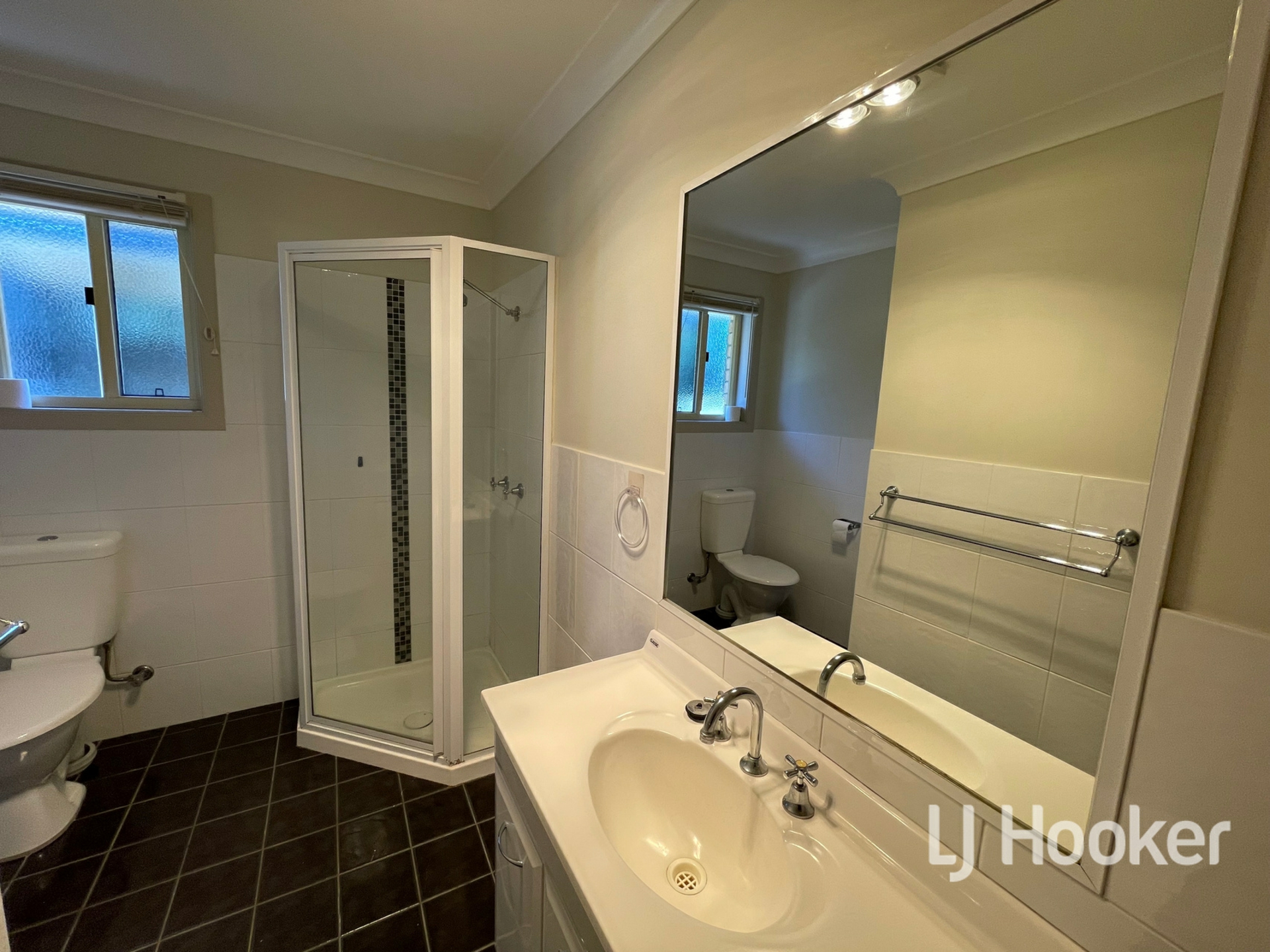 37B Queens Terrace — photo 4 of 7