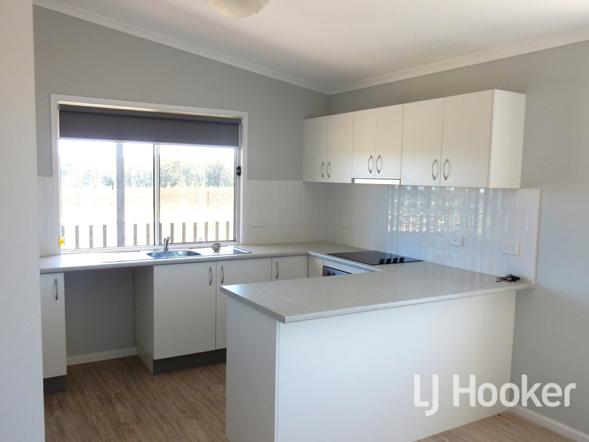 76 Thomas Lane — photo 2 of 5
