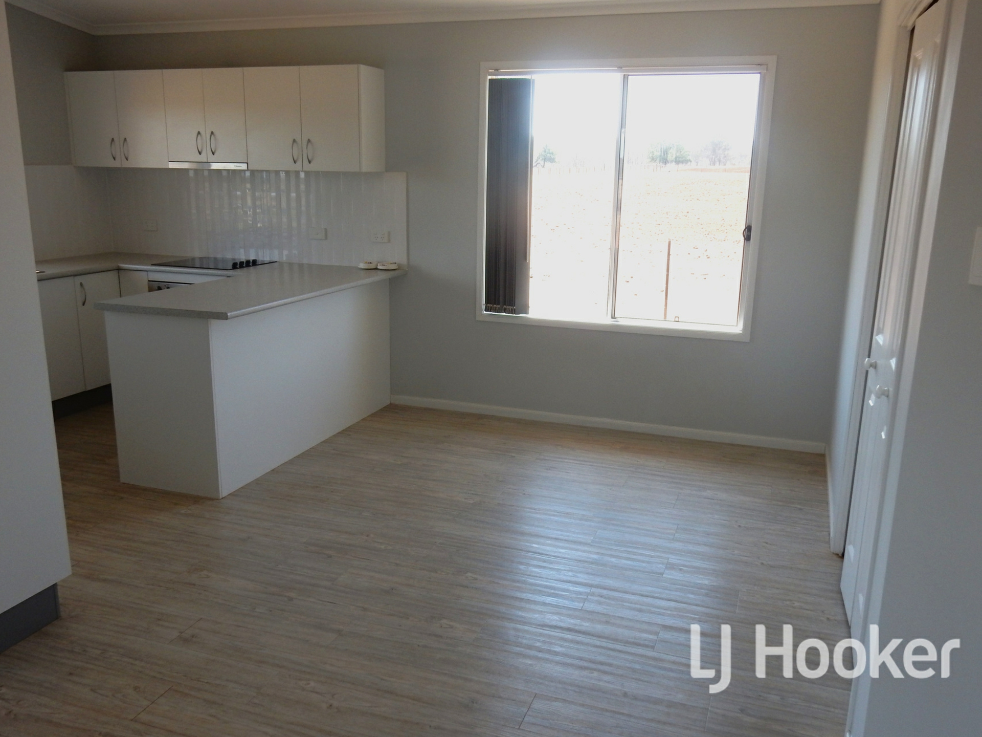 76 Thomas Lane — photo 4 of 5