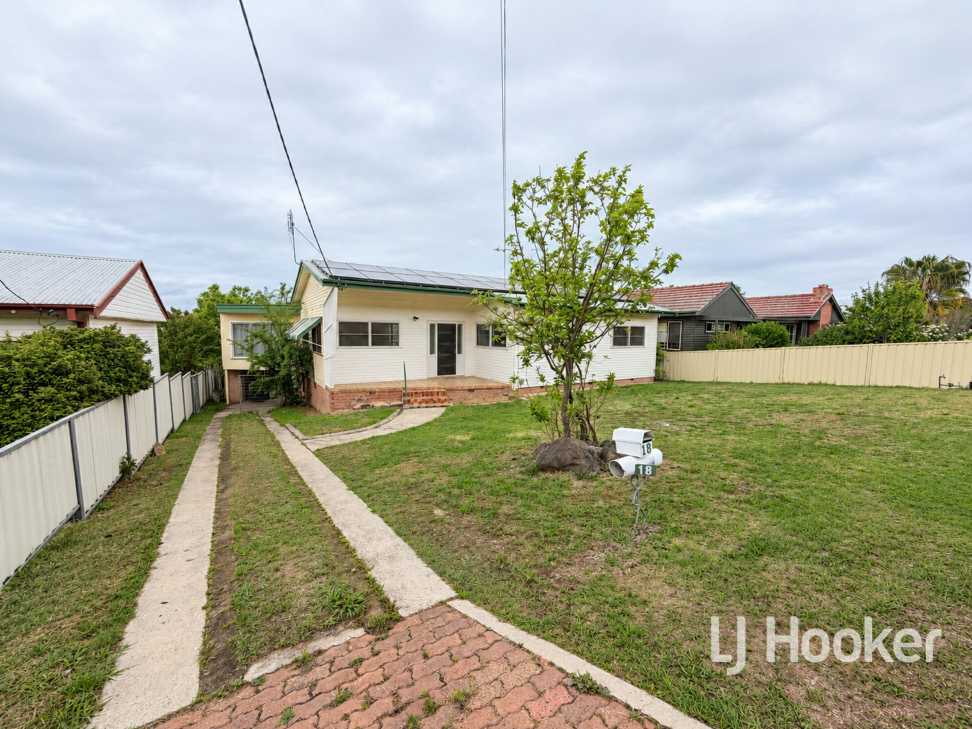 18 Gordon Street — photo from LJ Hooker Inverell