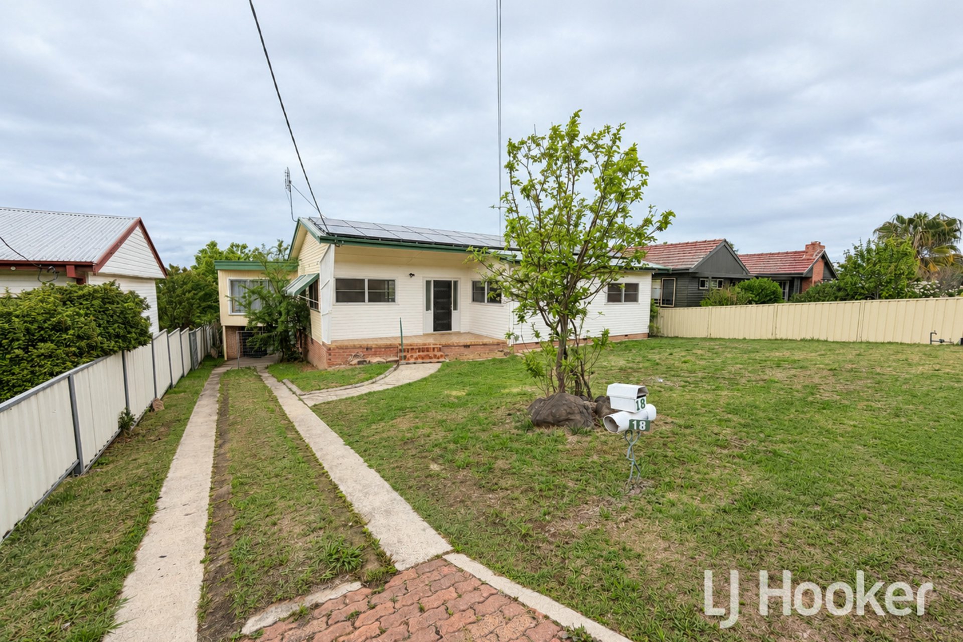 18 Gordon Street — photo from LJ Hooker Inverell