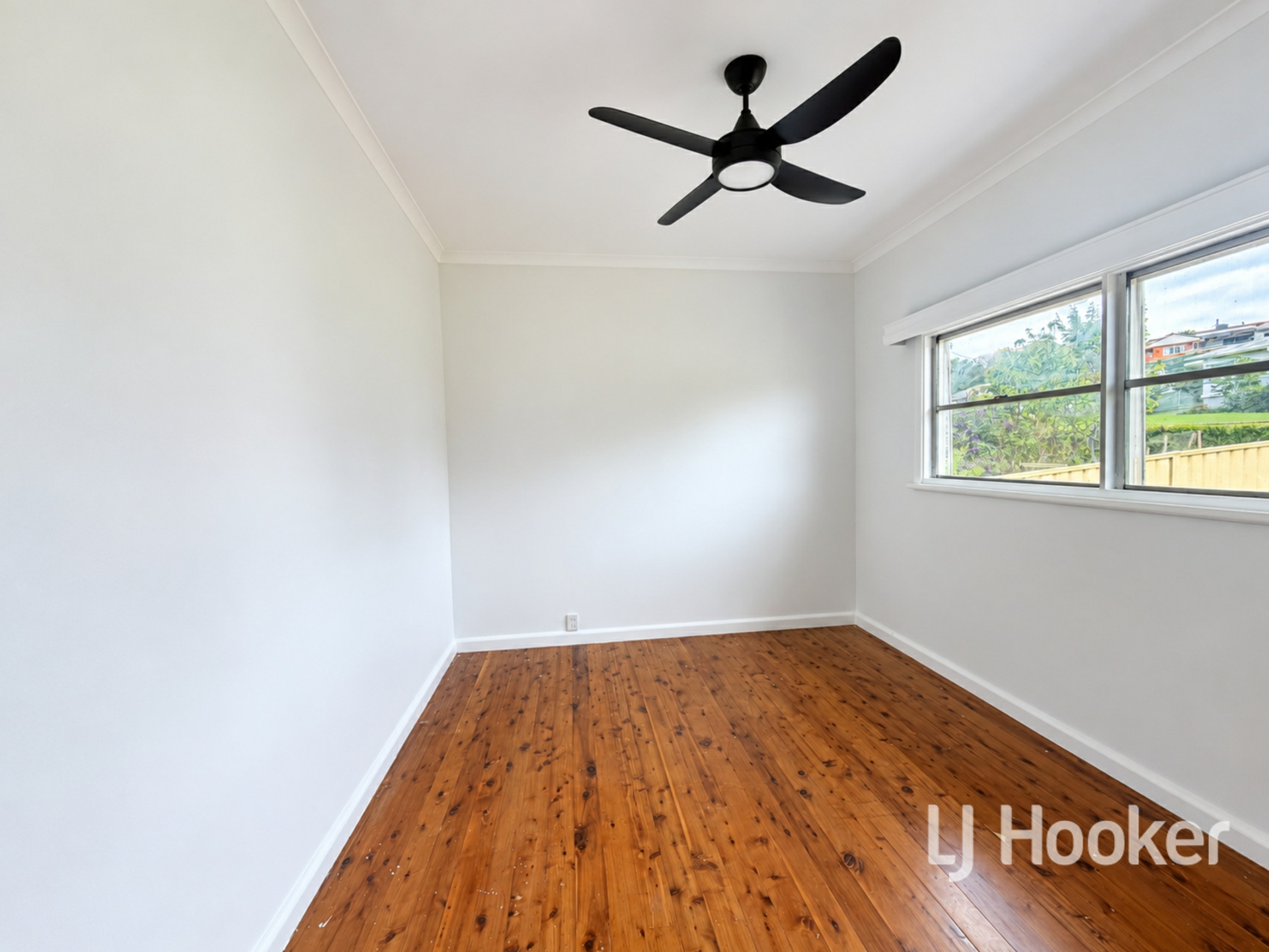 18 Gordon Street — photo 11 of 13