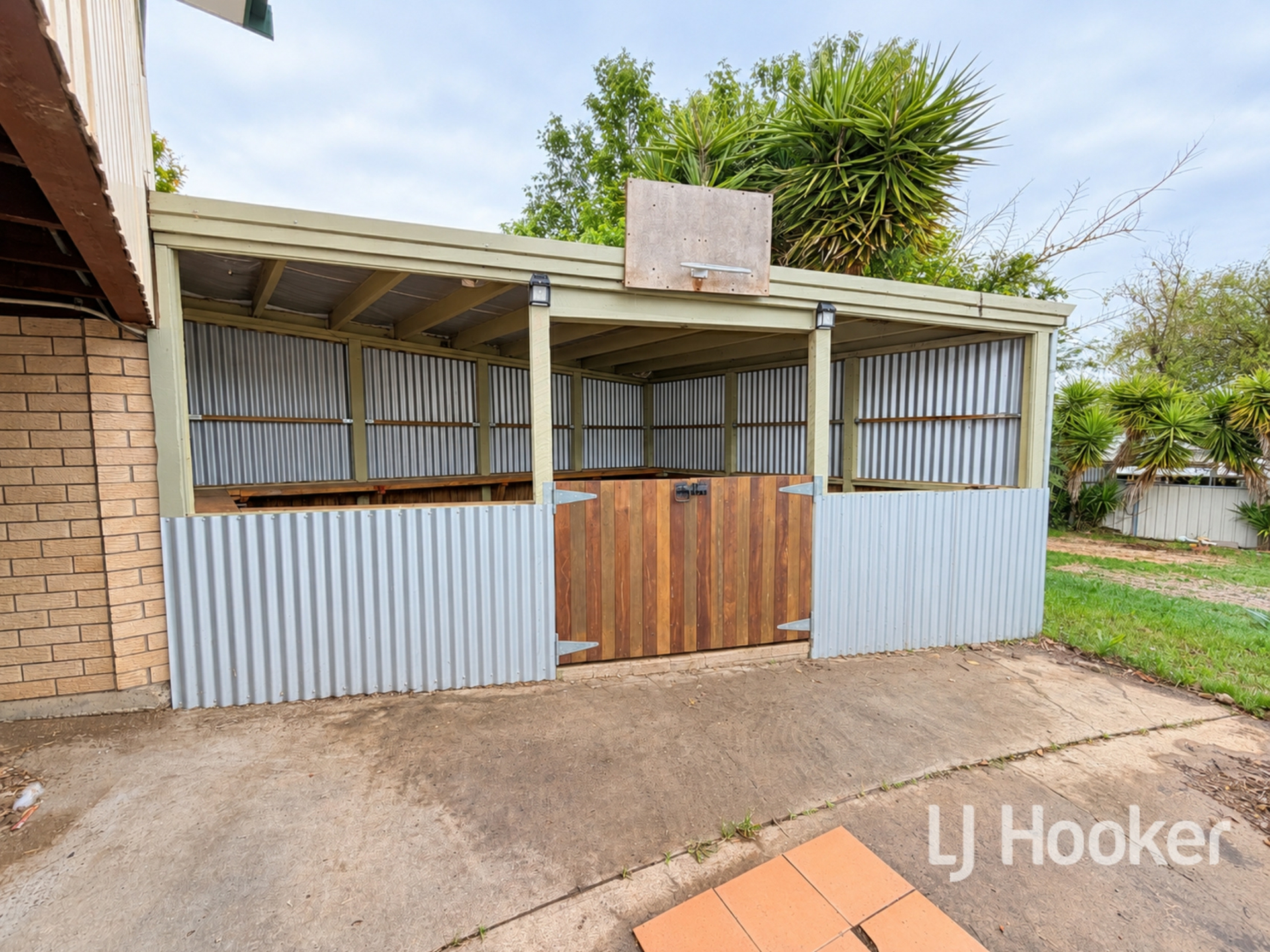 18 Gordon Street — photo 12 of 13