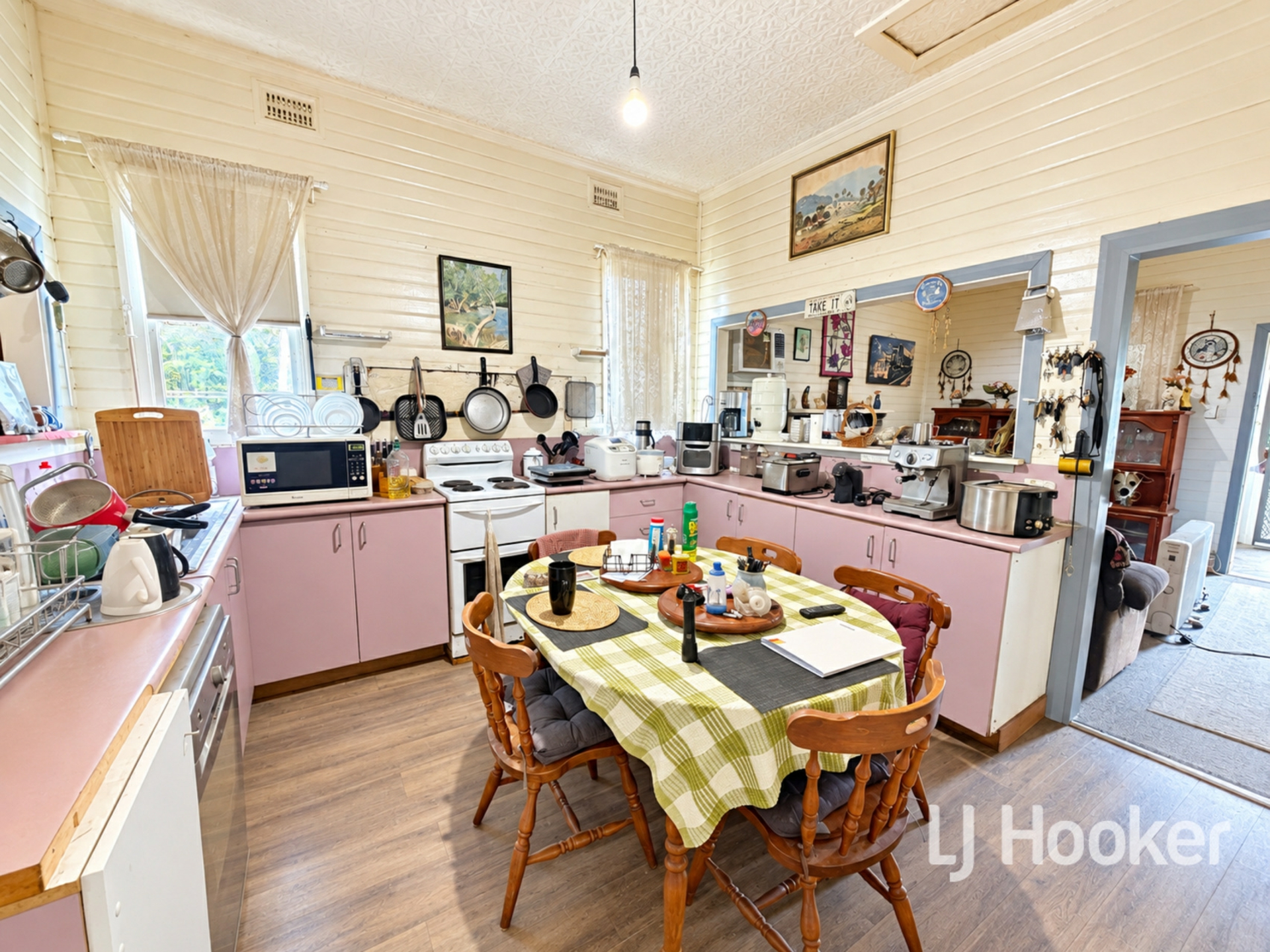 2 MacIntyre Street — photo 2 of 13