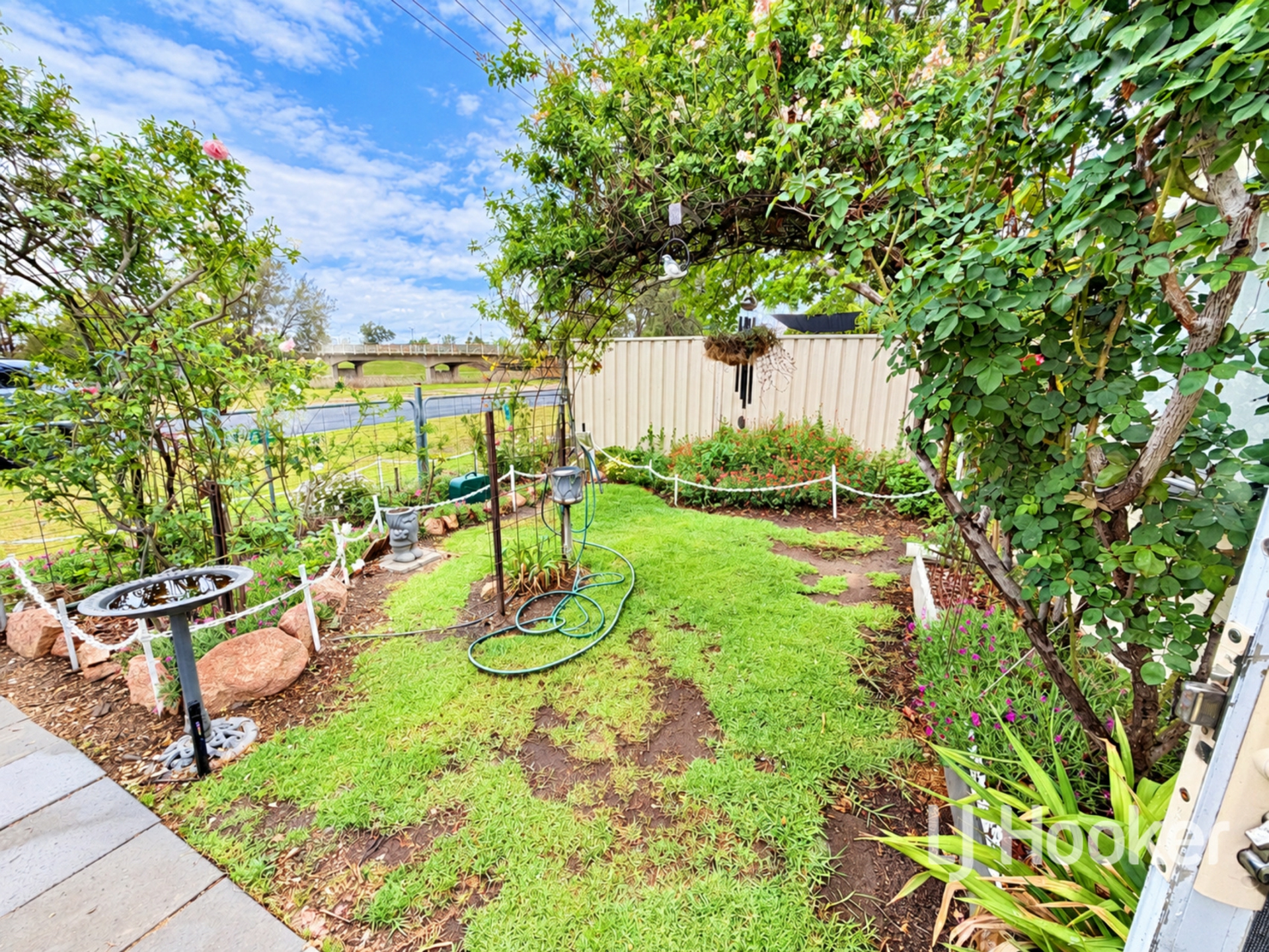 2 MacIntyre Street — photo 12 of 13