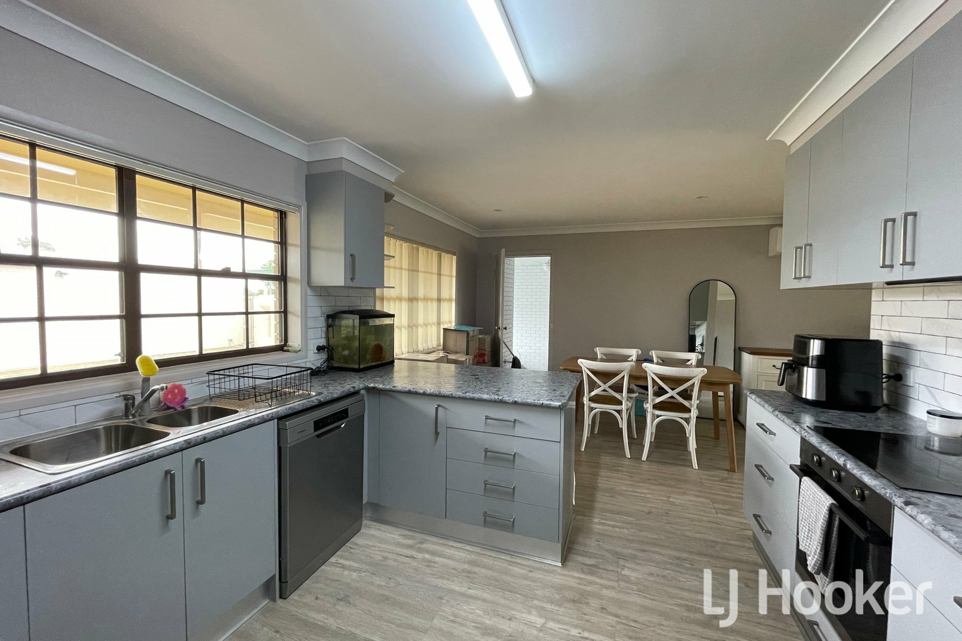 37 Lauder Street — photo 4 of 12
