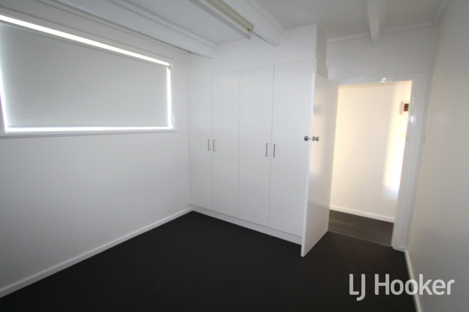 8/50-52 Urabatta Street — photo 3 of 6