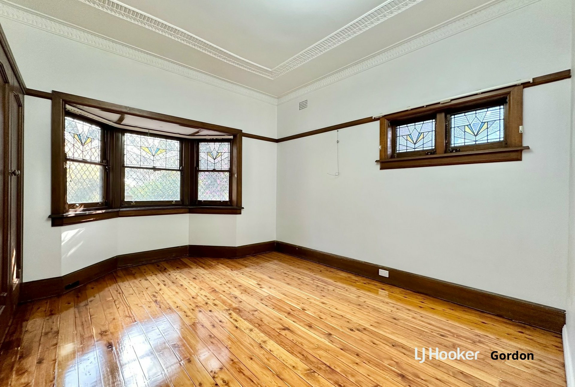 3 Woodside Ave, LINDFIELD