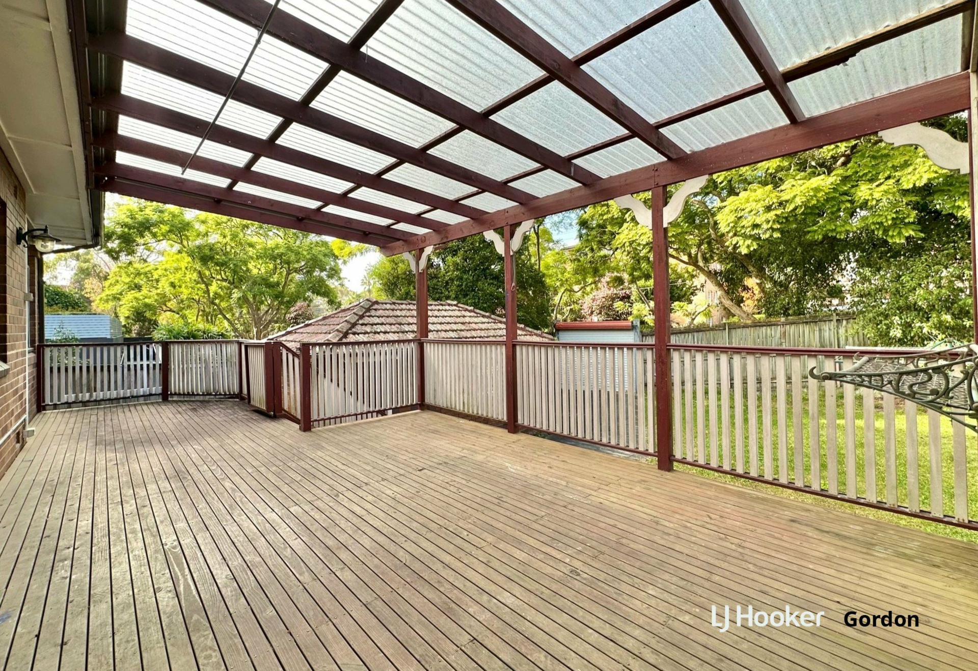 3 Woodside Ave, LINDFIELD