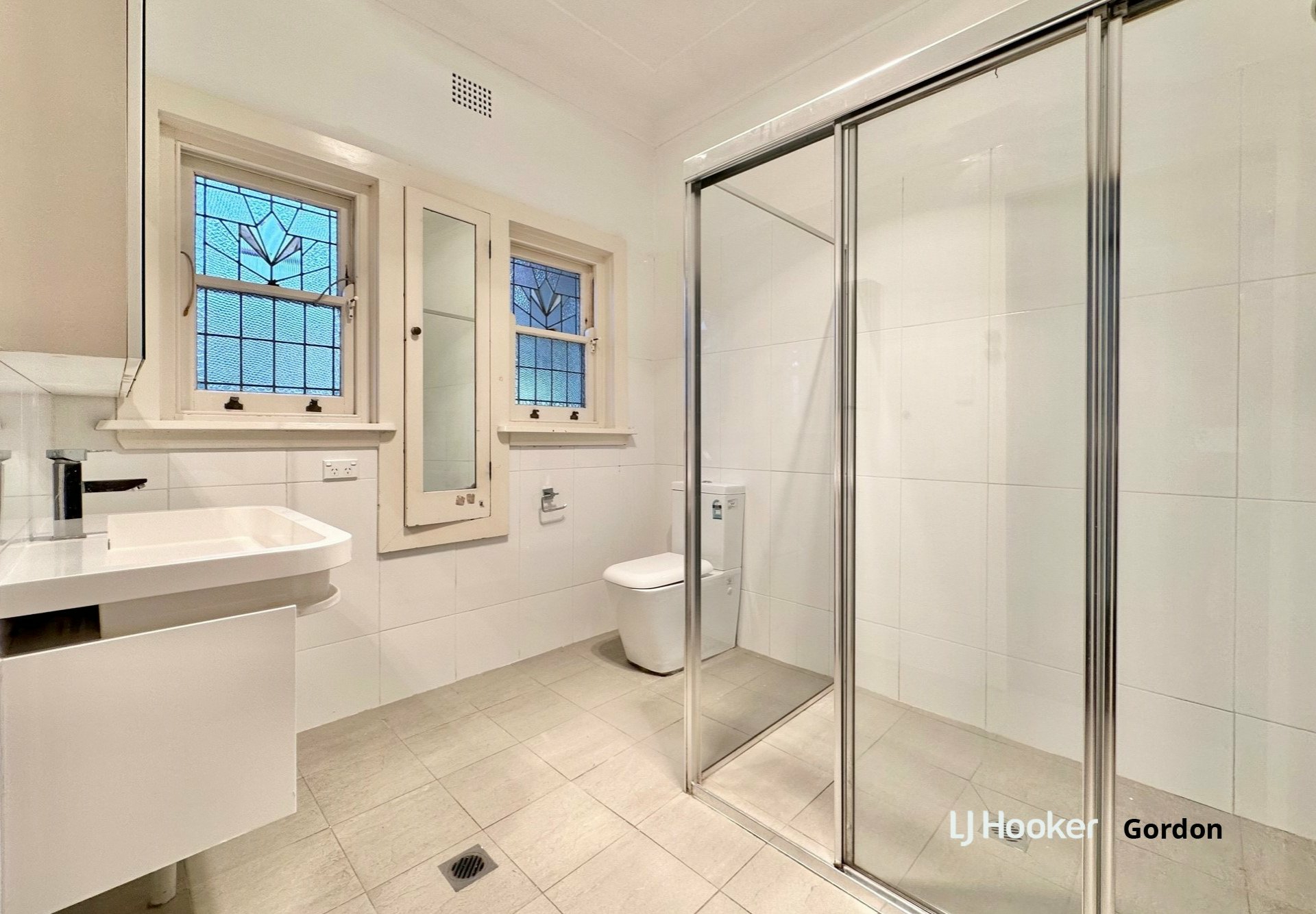 3 Woodside Ave, LINDFIELD
