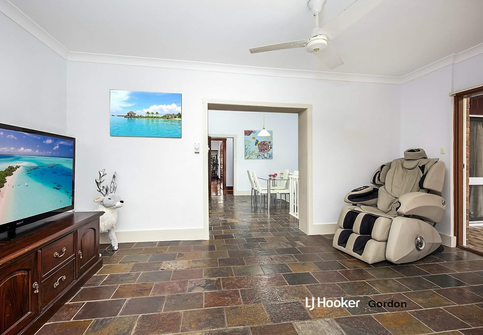 11 Robert Street, GORDON