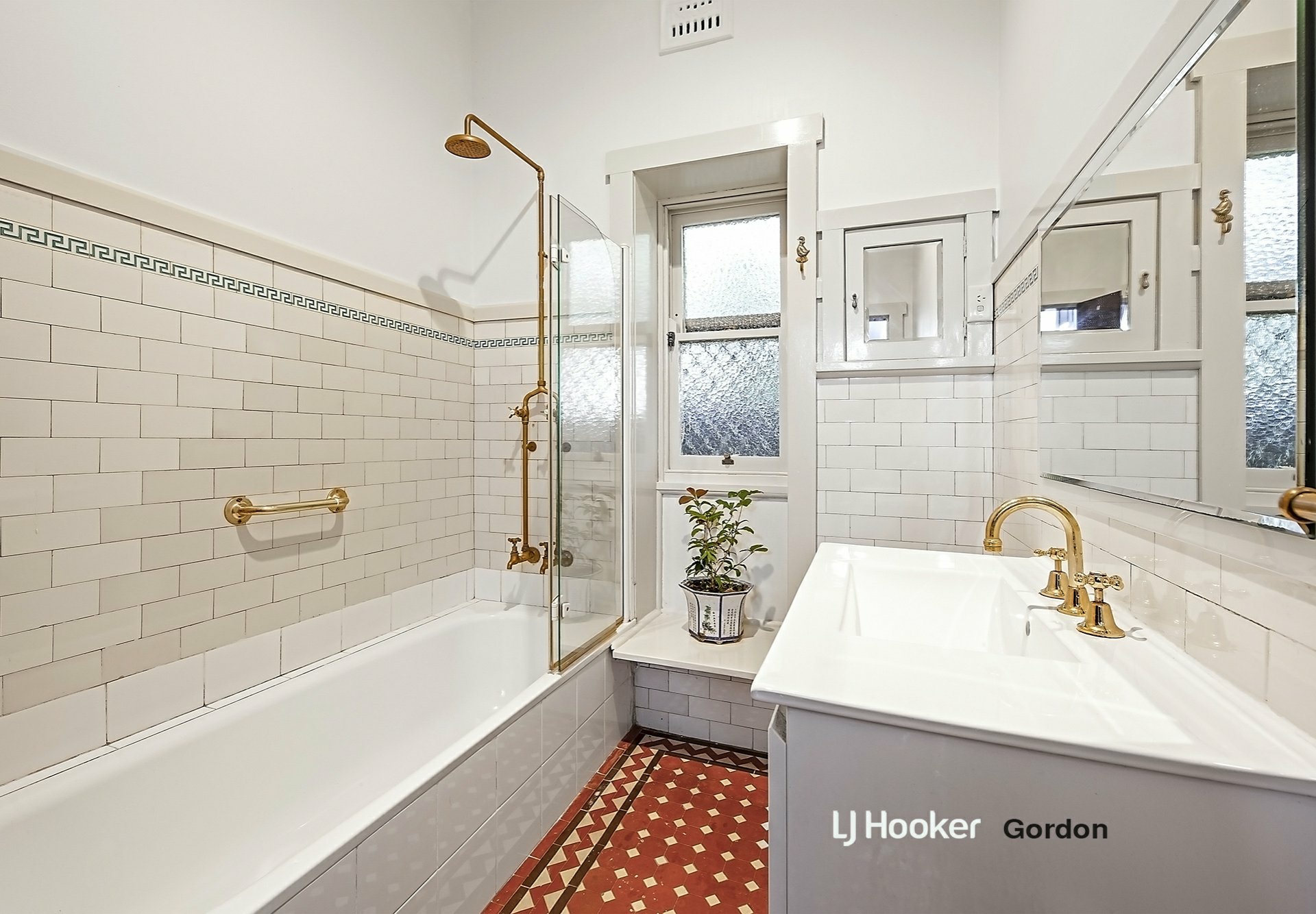 11 Robert Street, GORDON