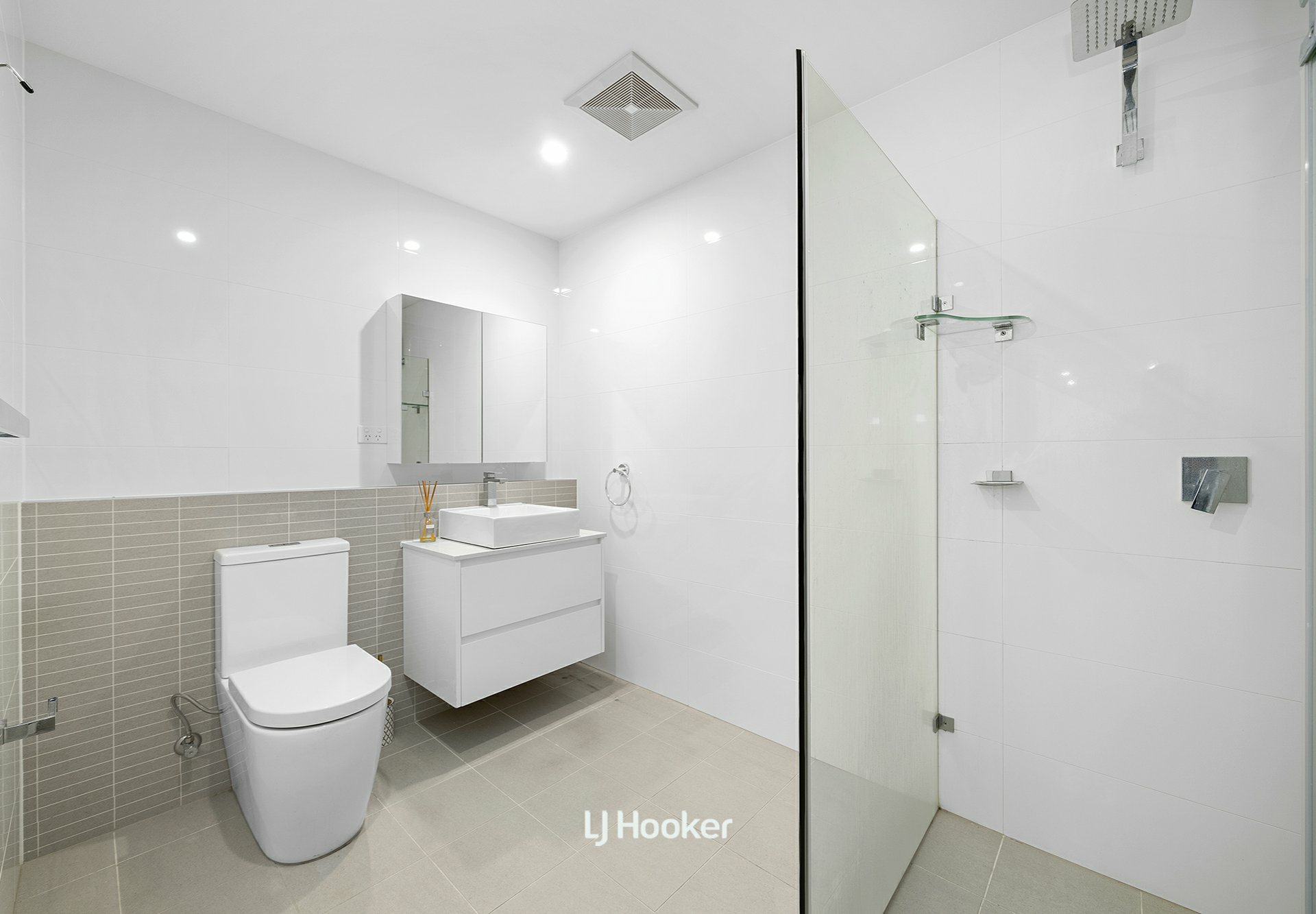302/3 Fitzsimons Lane, GORDON