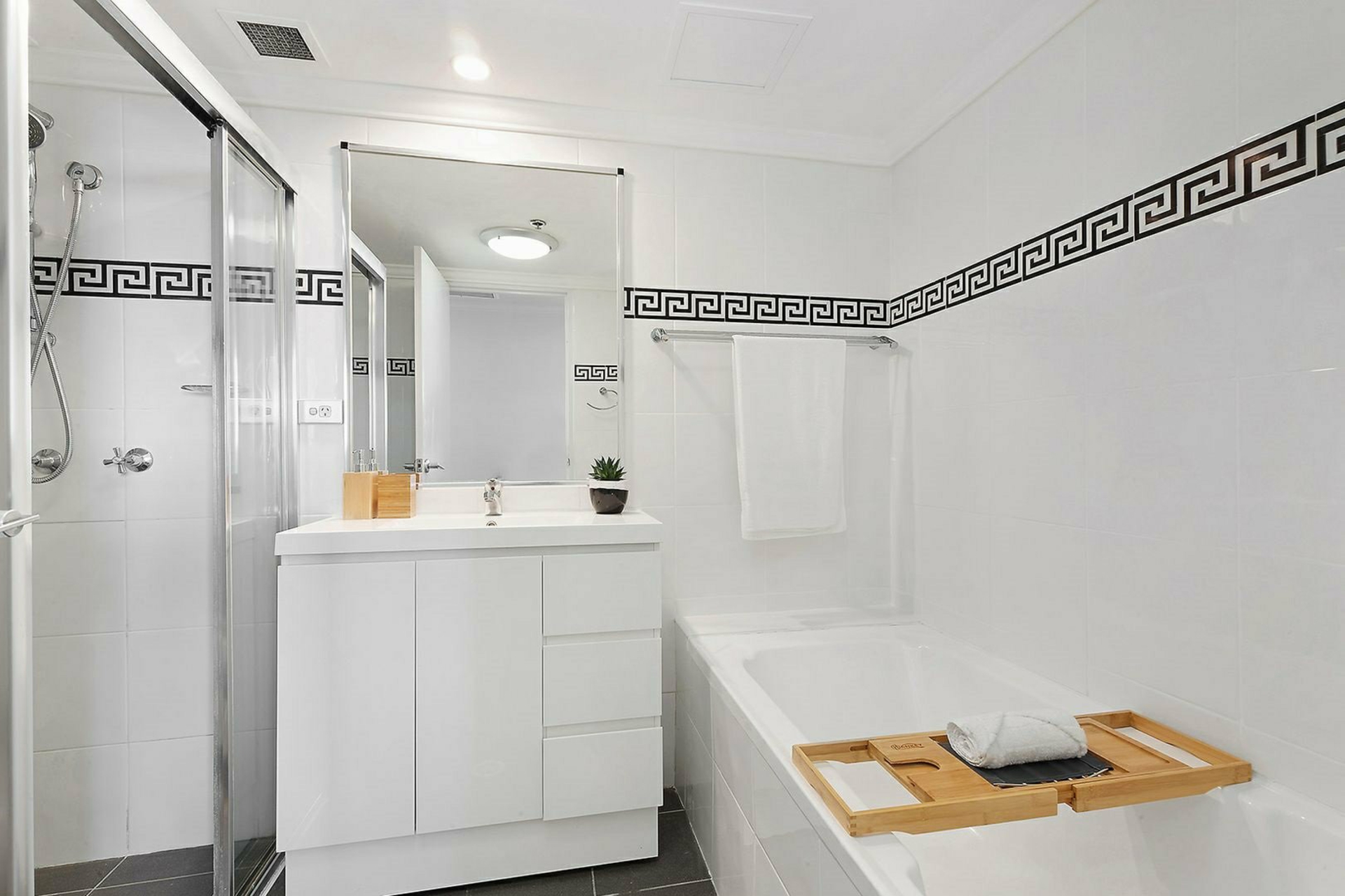 98/14 Brown Street, CHATSWOOD