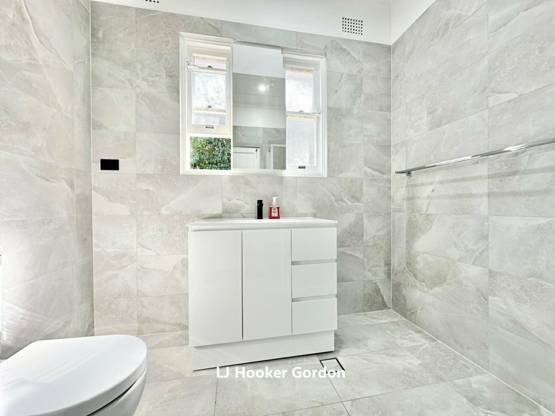 15 Eton Road — photo 12 of 15