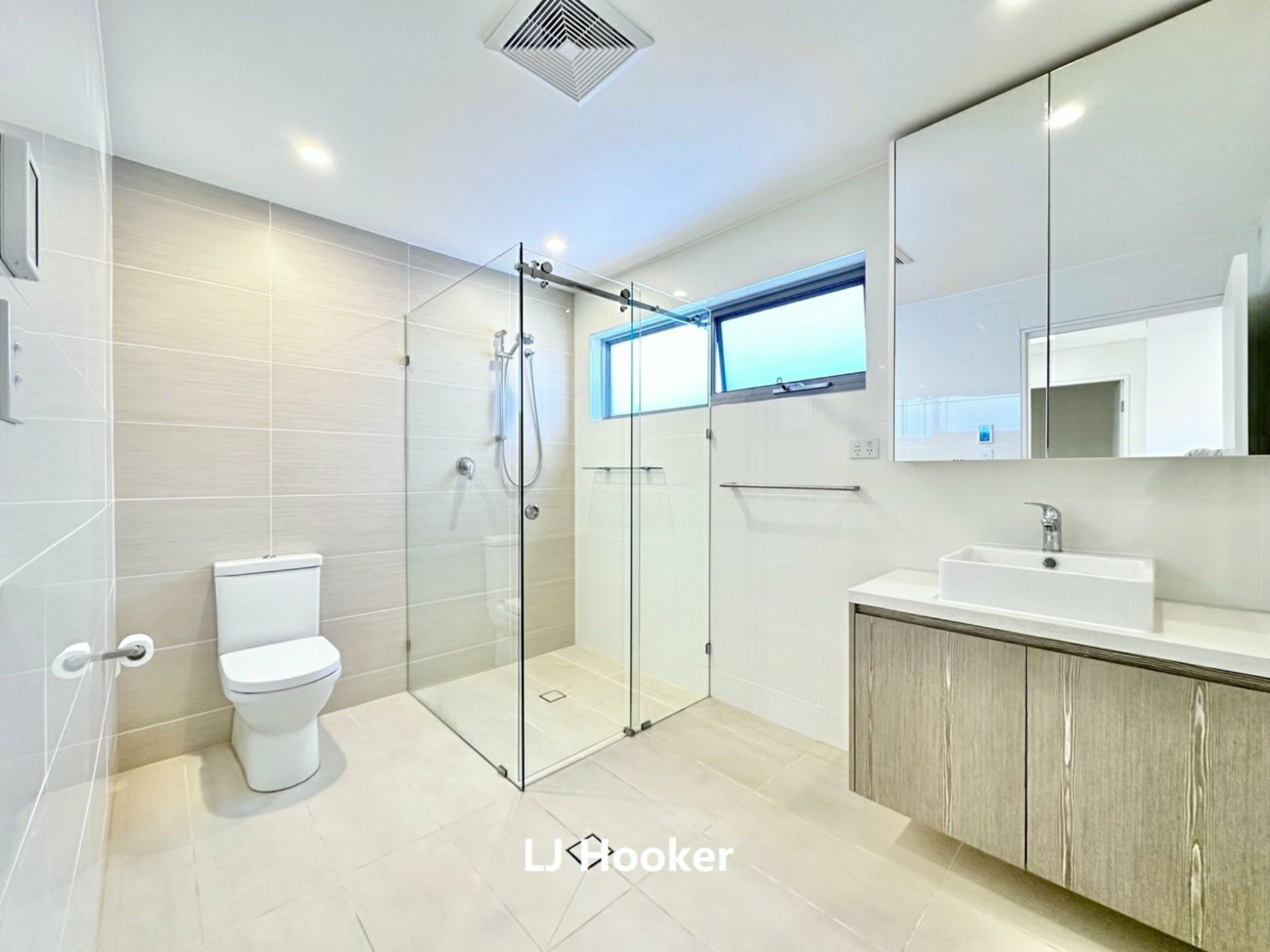 27 Garden Place, WILLOUGHBY