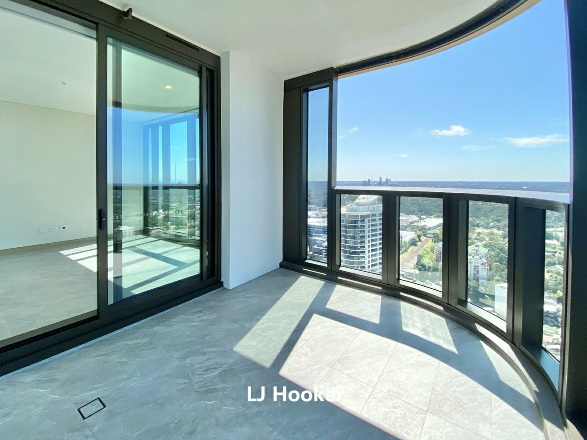 4004/88A Christie Street, ST LEONARDS