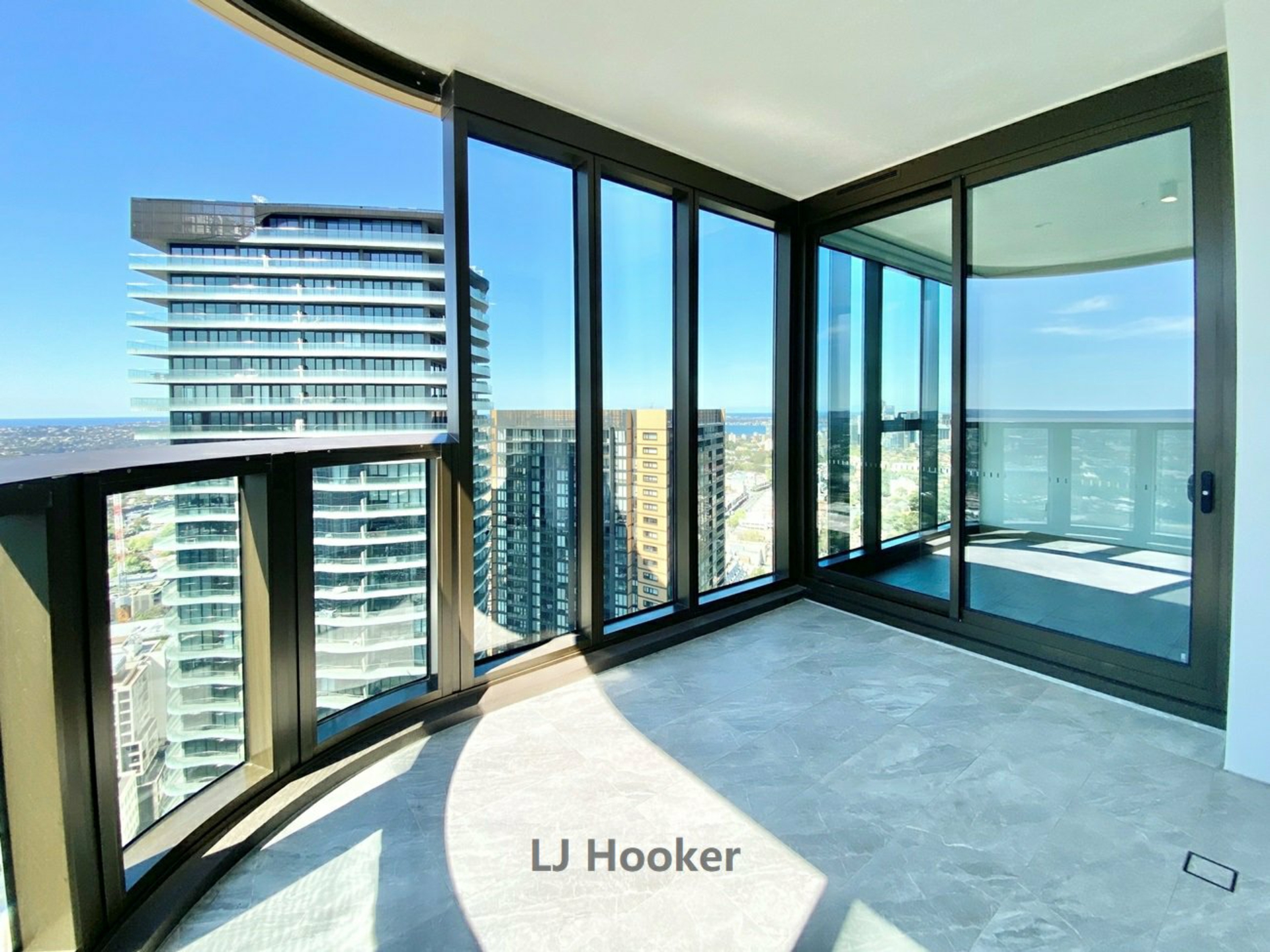 4004/88A Christie Street, ST LEONARDS