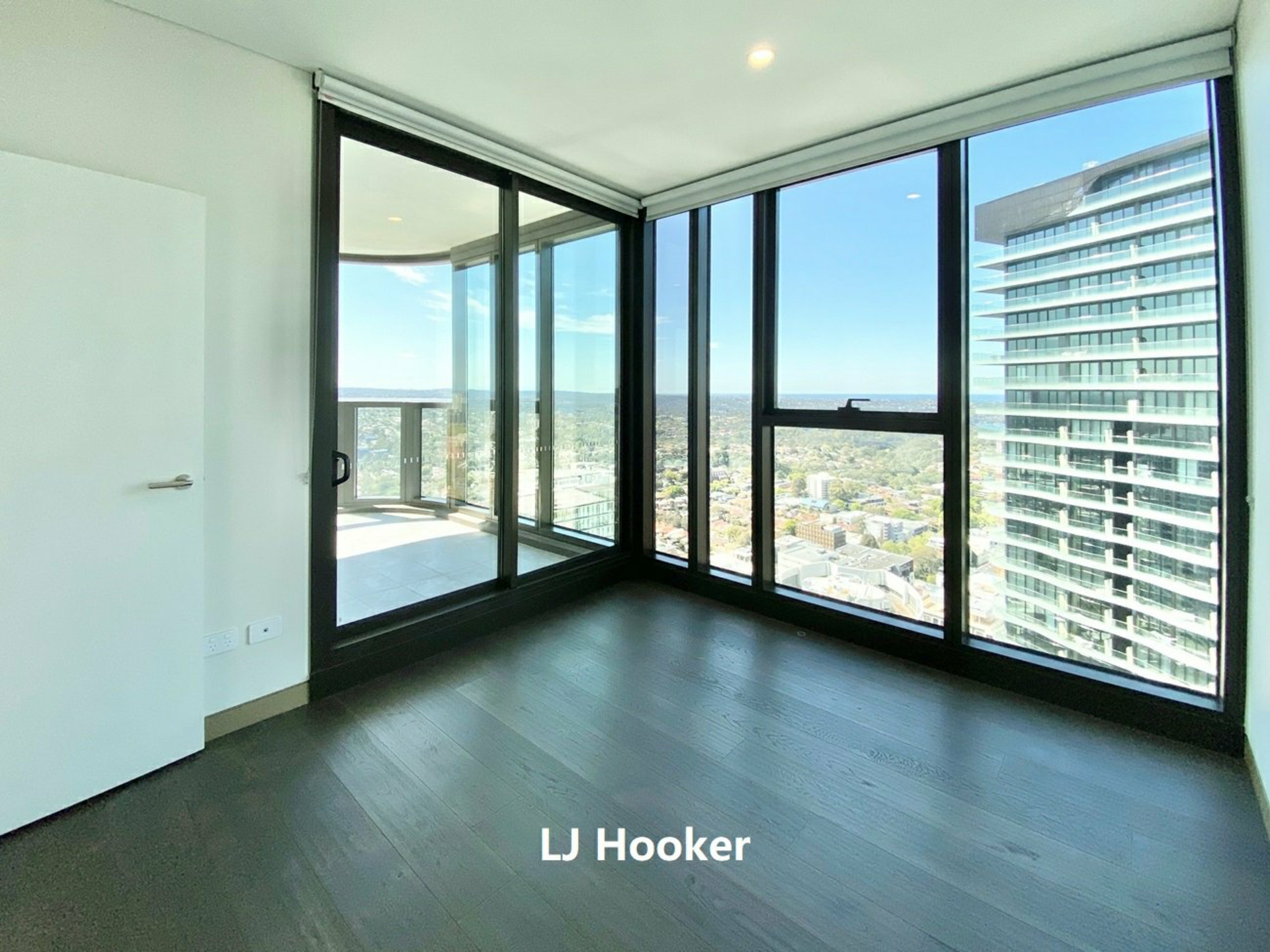 4004/88A Christie Street, ST LEONARDS