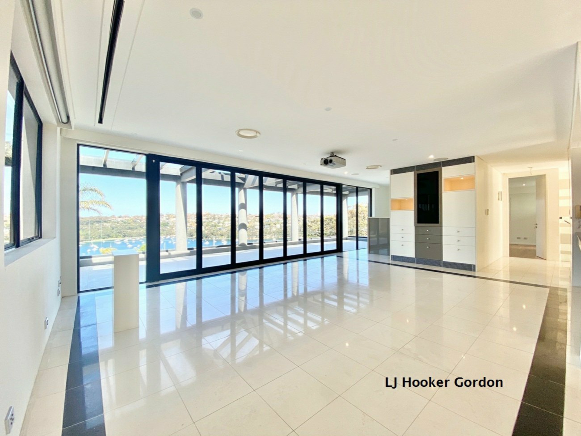 6 Seaforth Crescent, SEAFORTH