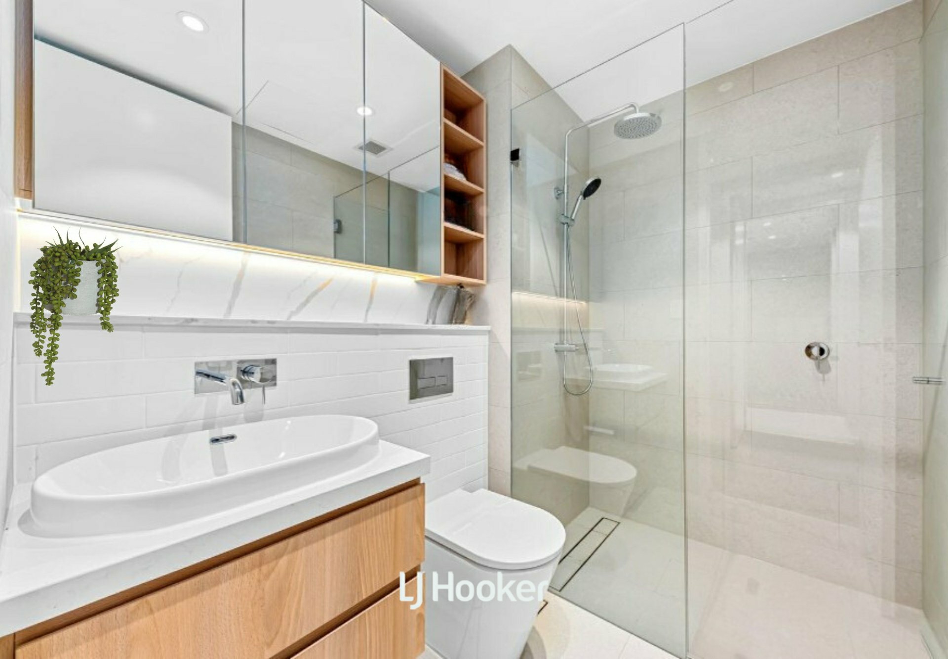 216/989-1015 Pacific Highway, ROSEVILLE
