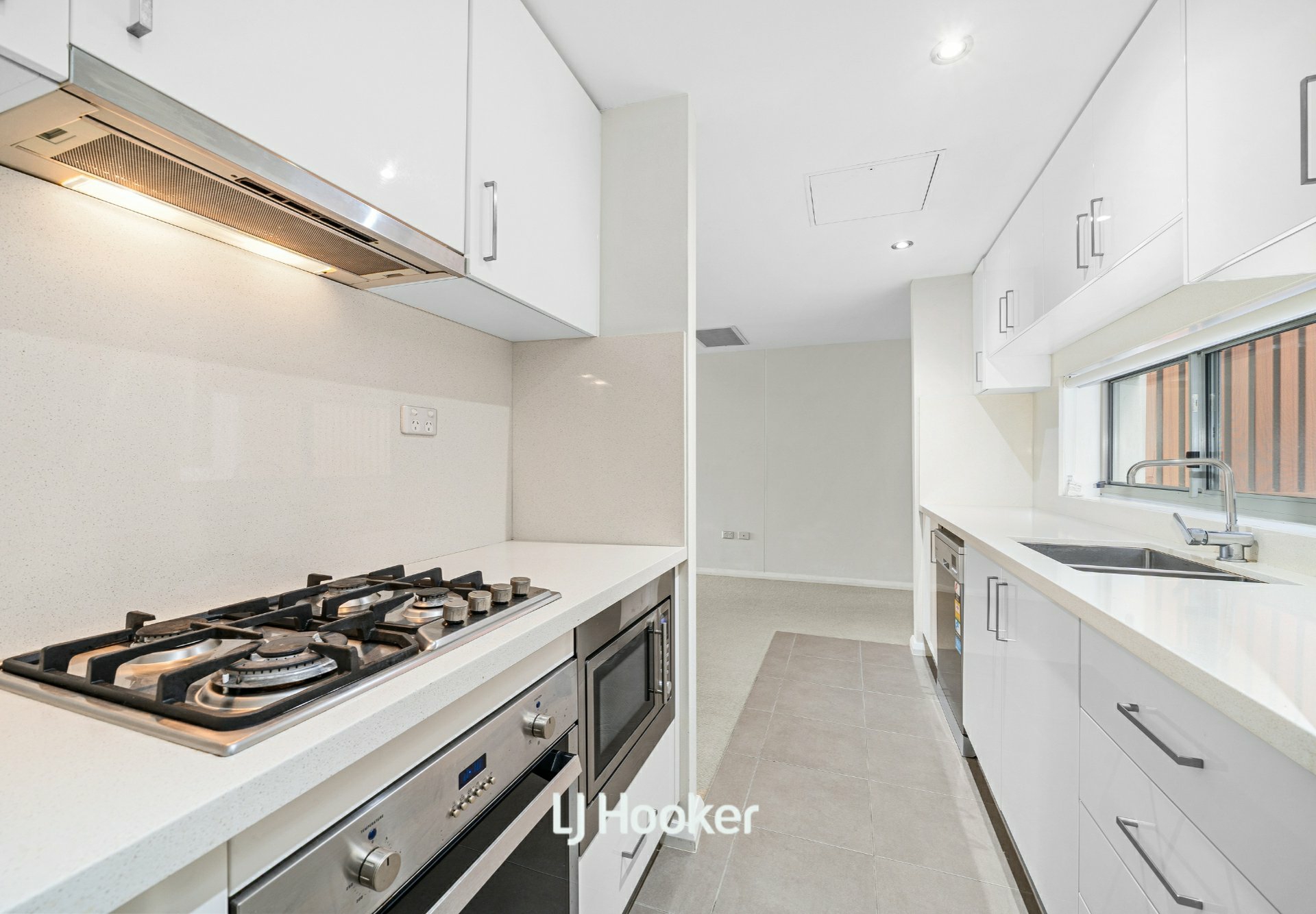Gordon, 2072 — photo 3 of 6