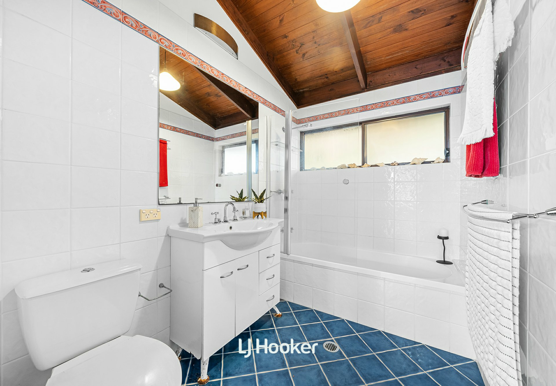 47 Craiglands Avenue — photo 15 of 17