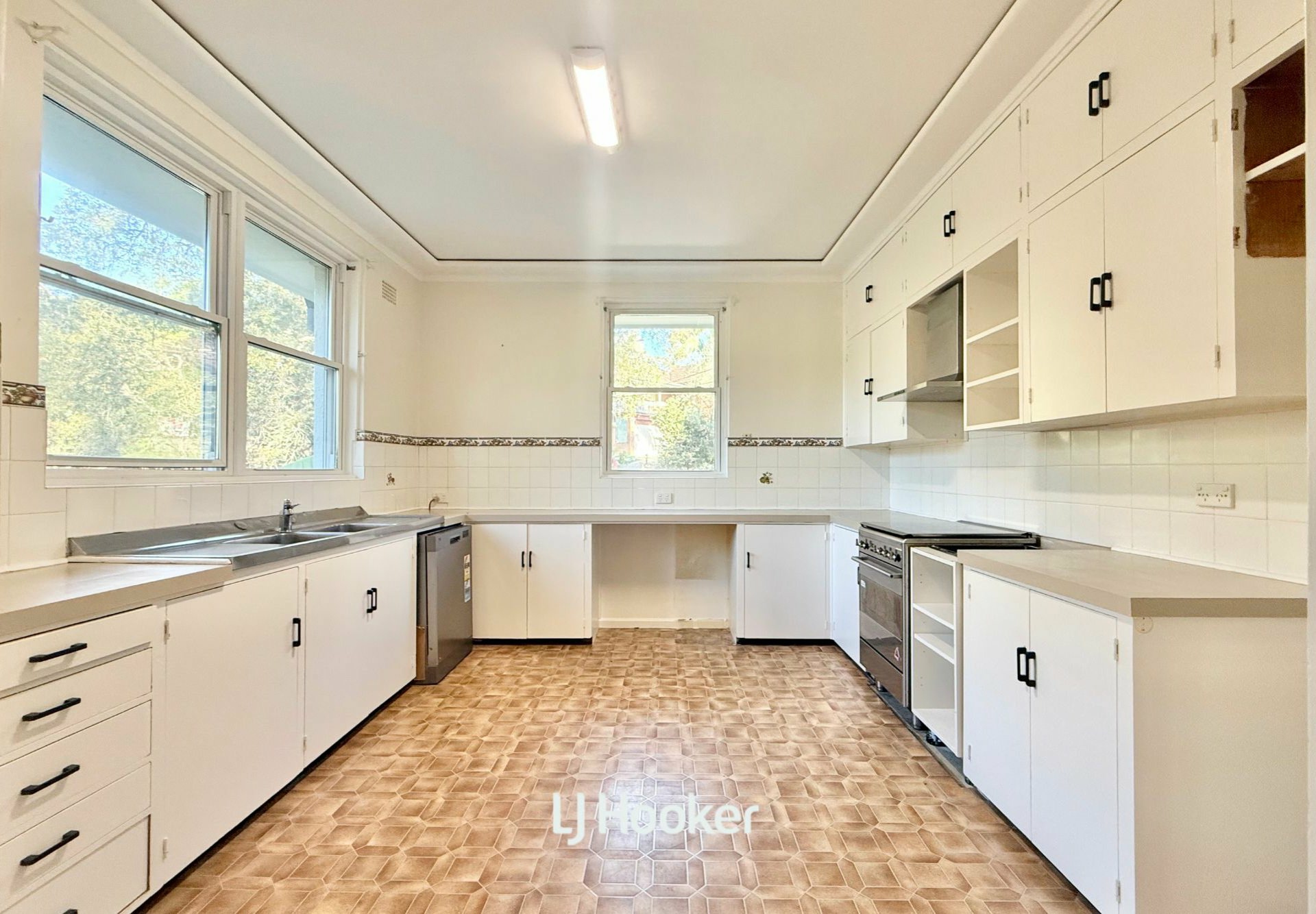 68 McIntyre Street — photo 5 of 15