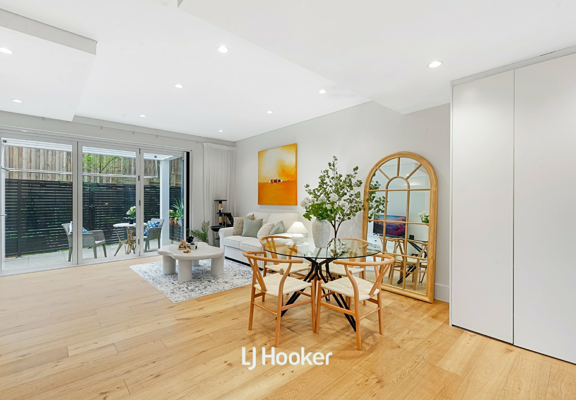 8/7 Avon Road — photo from LJ Hooker Gordon