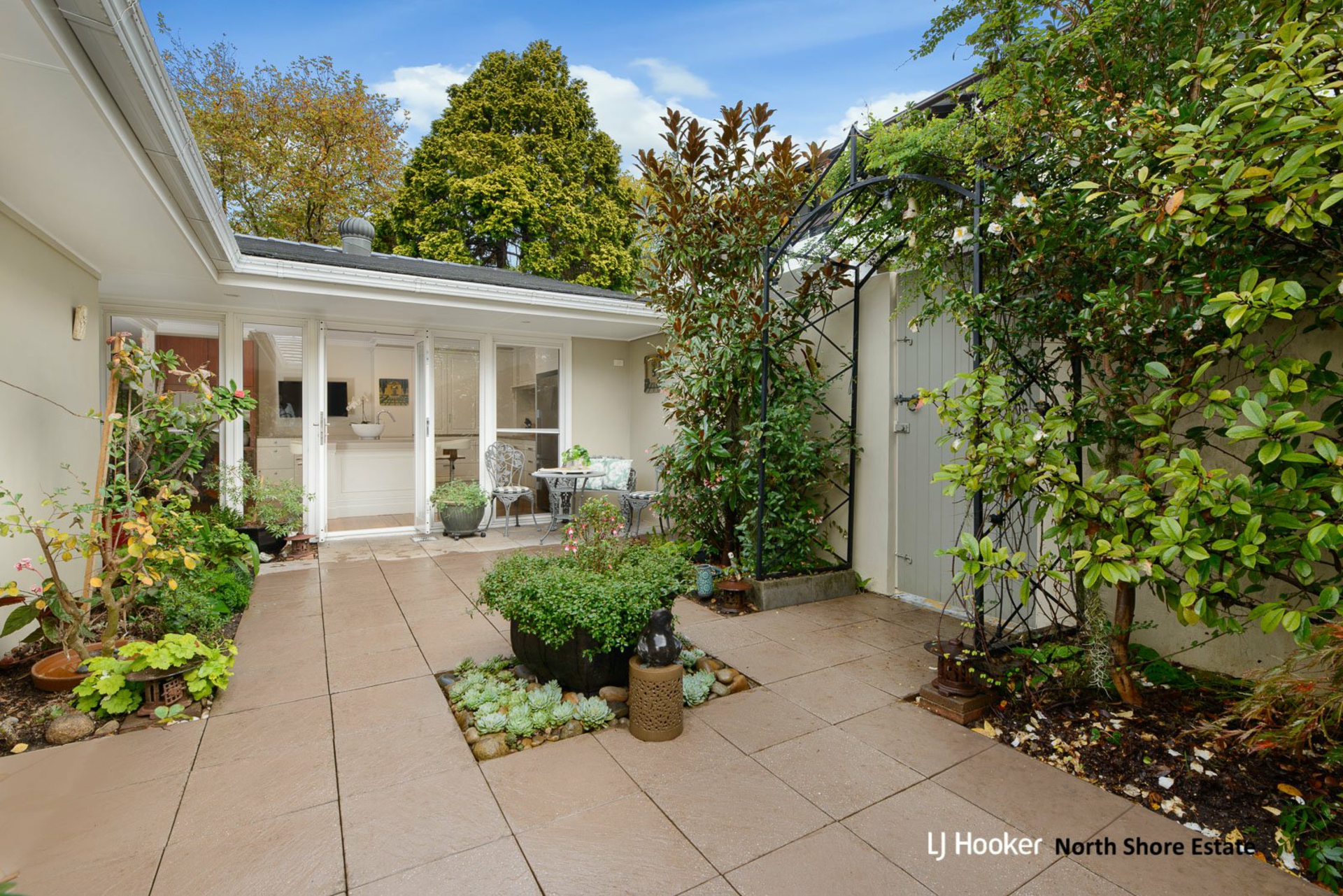10 McIntosh Street — photo 2 of 11