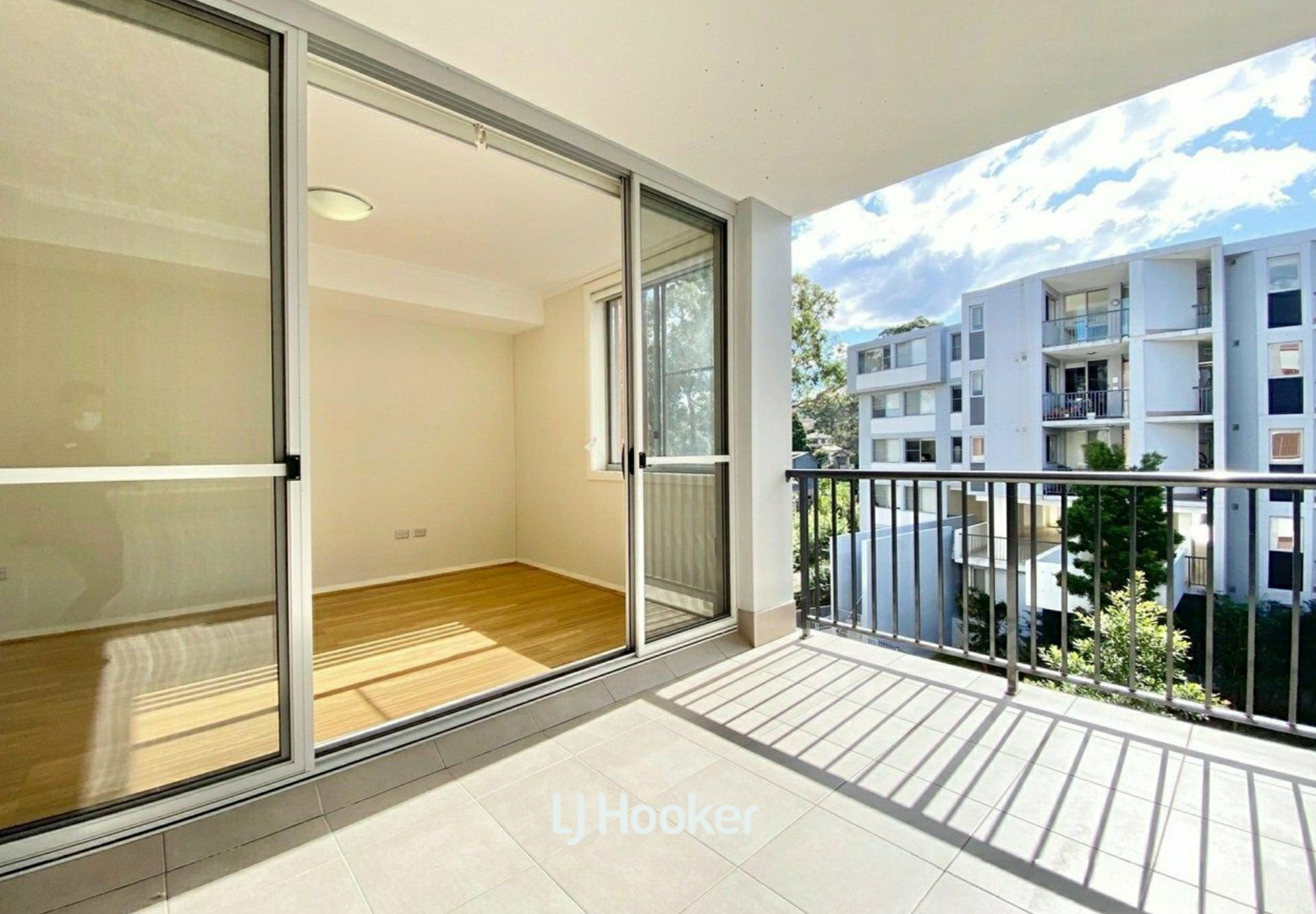 60/35-39 Dumaresq Street — photo 2 of 10