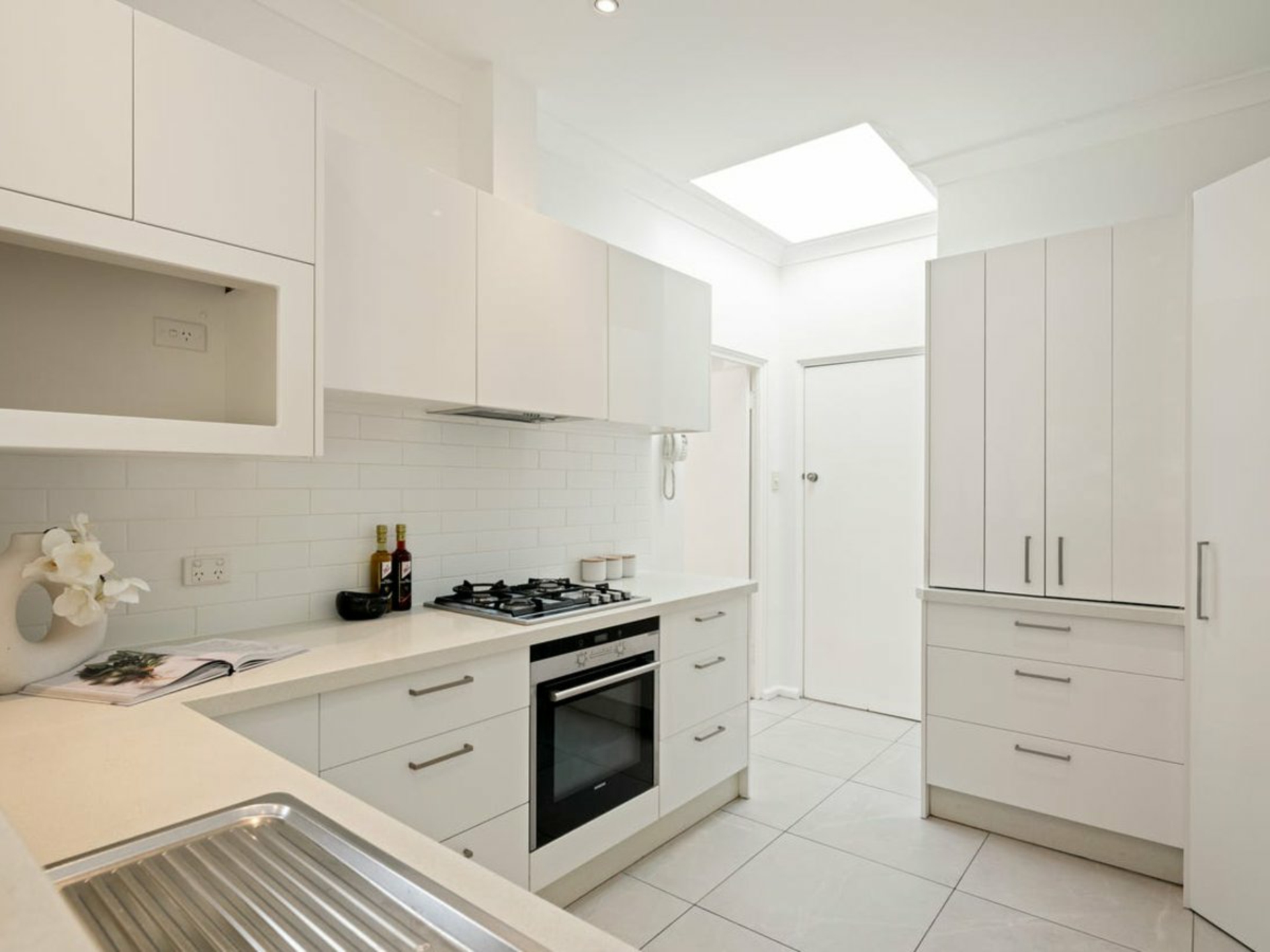 90 Merrivale Lane — photo 10 of 17
