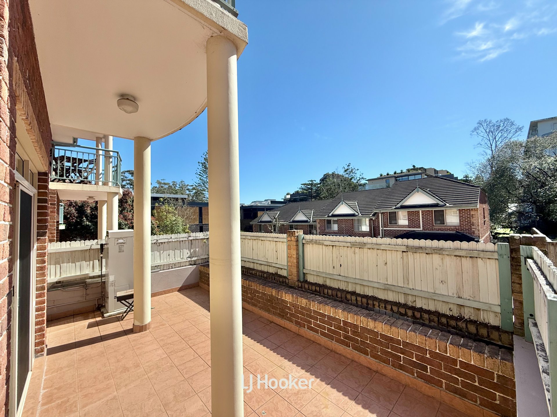 3/21-27 Moree Street — photo from LJ Hooker Gordon