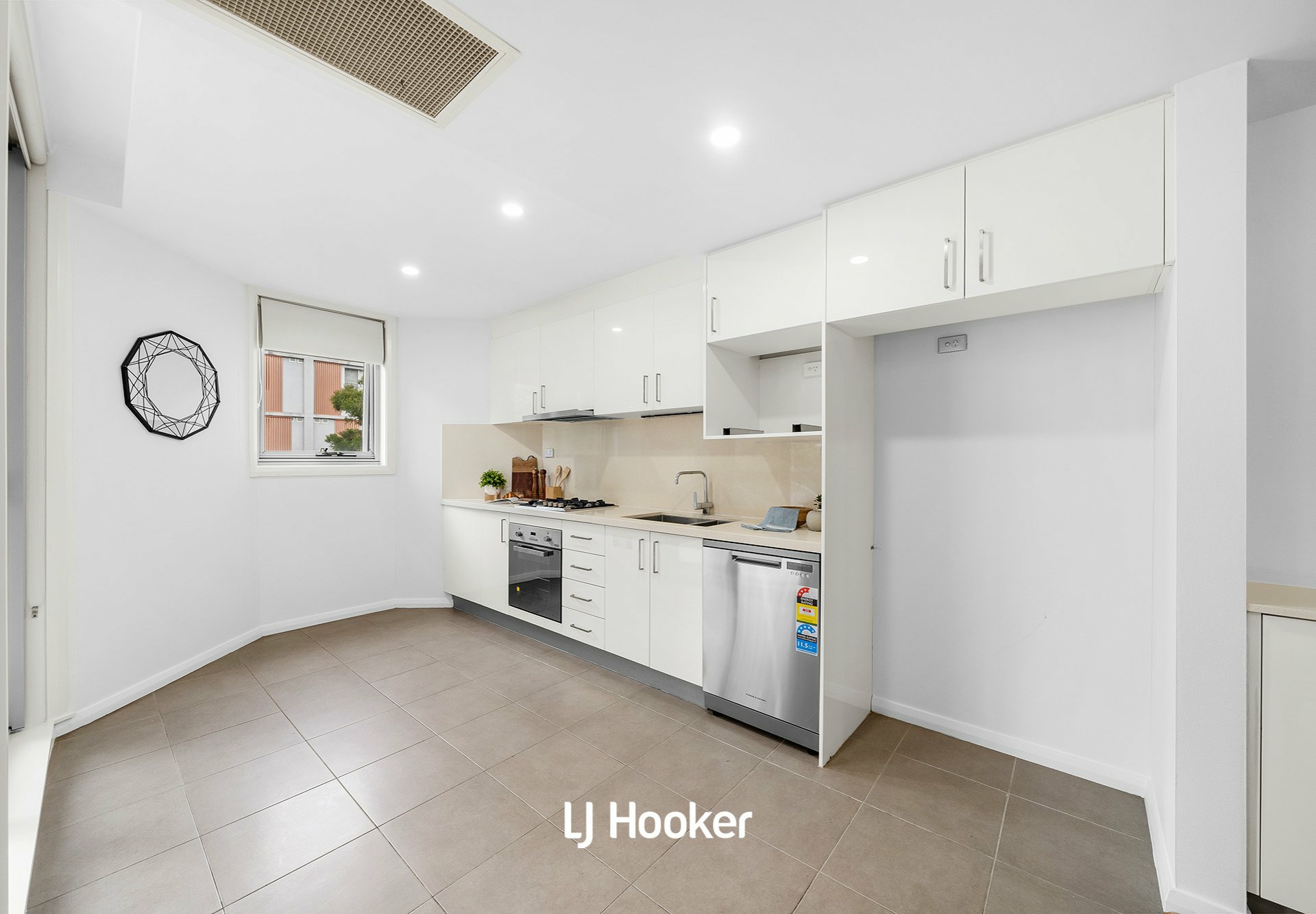30/32-34 McIntyre Street — photo 3 of 9