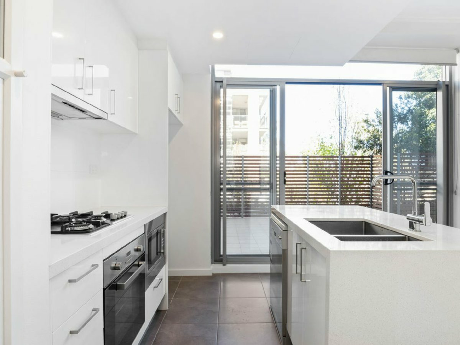 2/10 Drovers Way — photo 4 of 11
