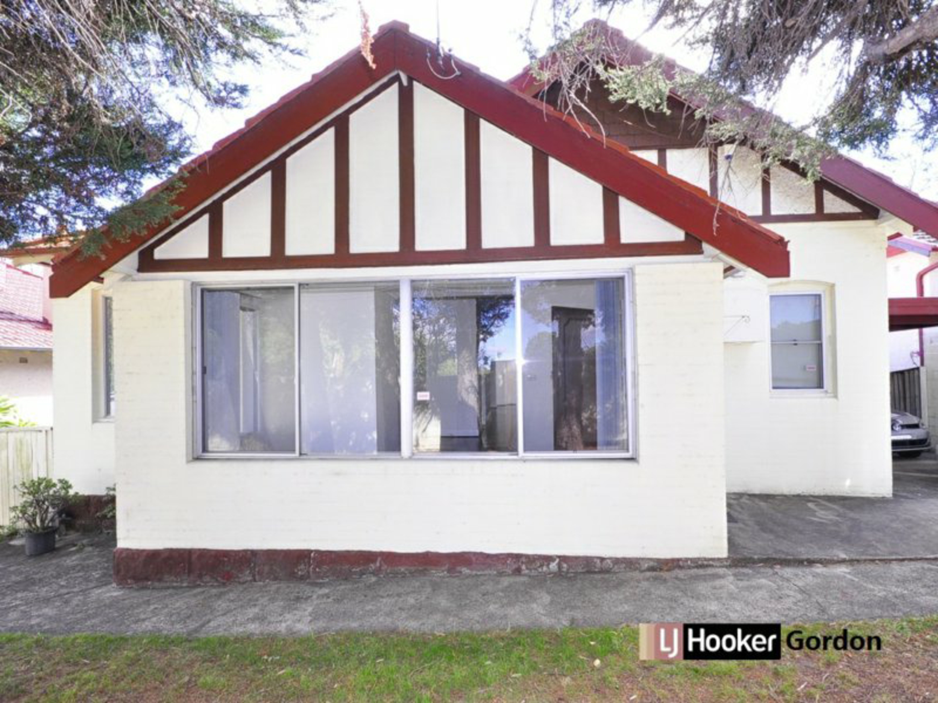19 Fullers Road — photo from LJ Hooker Gordon