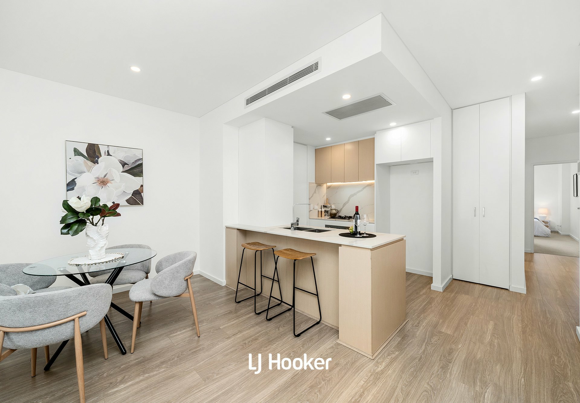105/20A McIntyre Street — photo 3 of 10