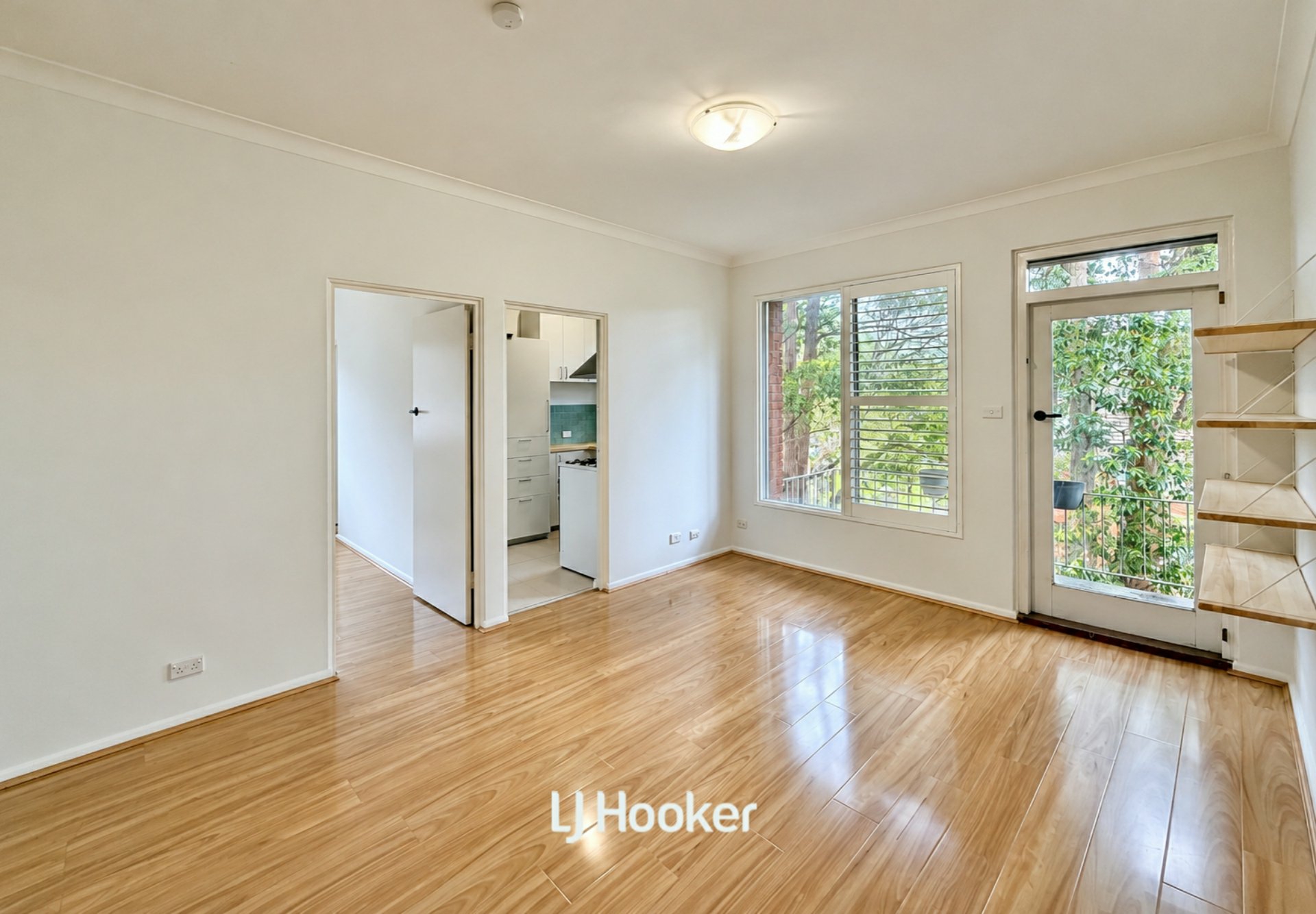 18/65A Werona Avenue — photo 4 of 9