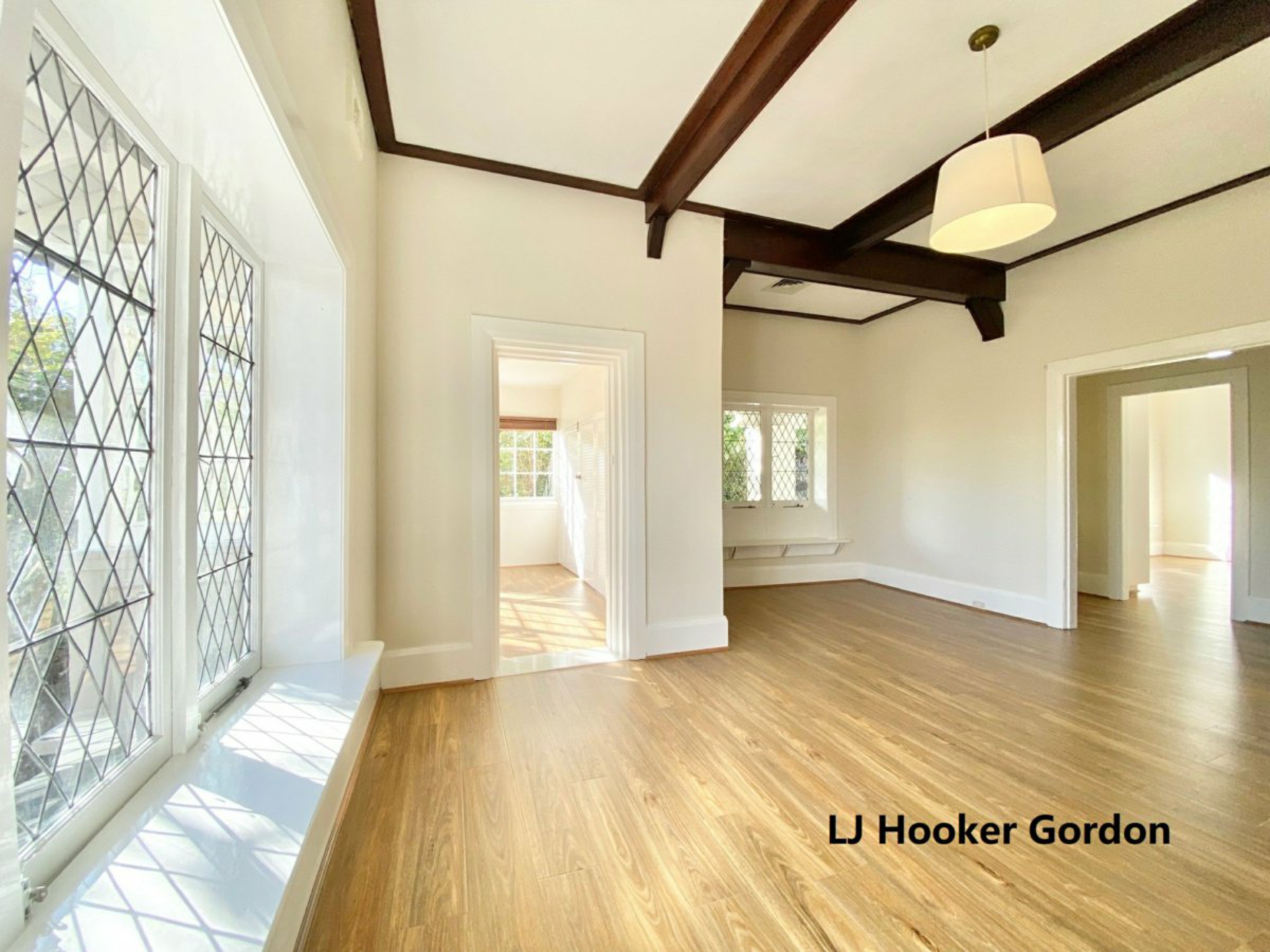 34 Cecil St — photo 3 of 17