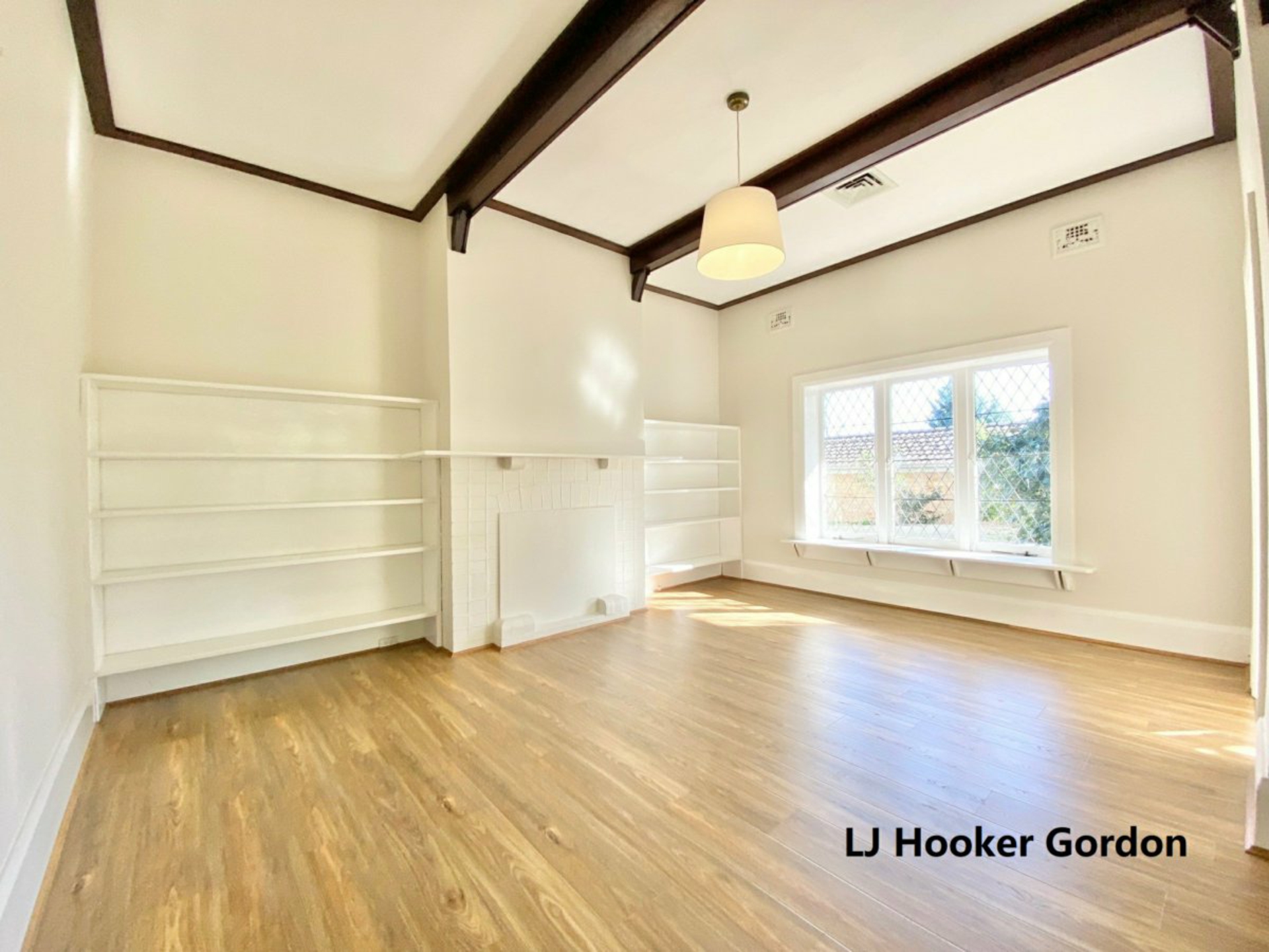 34 Cecil St — photo 4 of 17