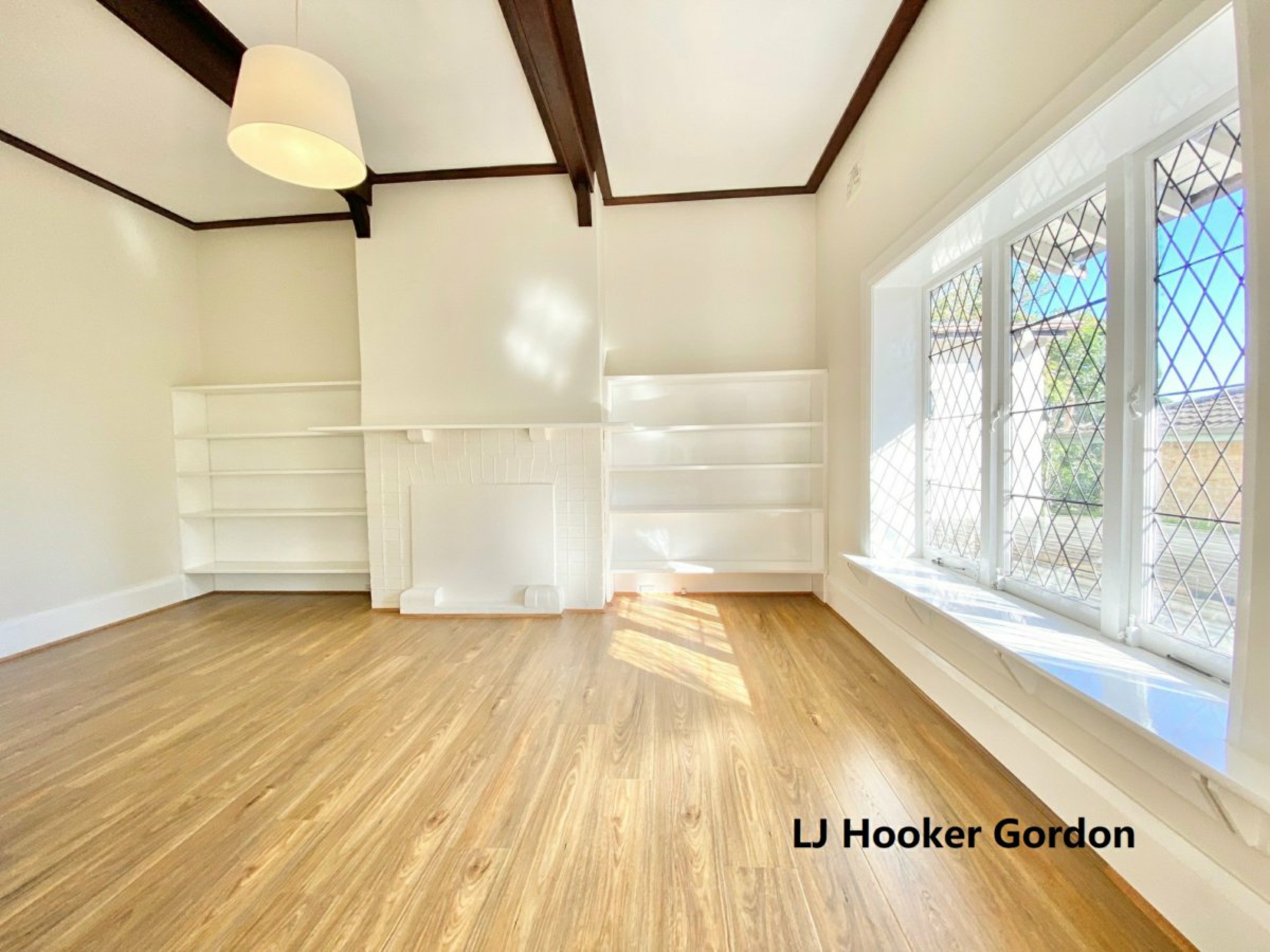 34 Cecil St — photo 5 of 17