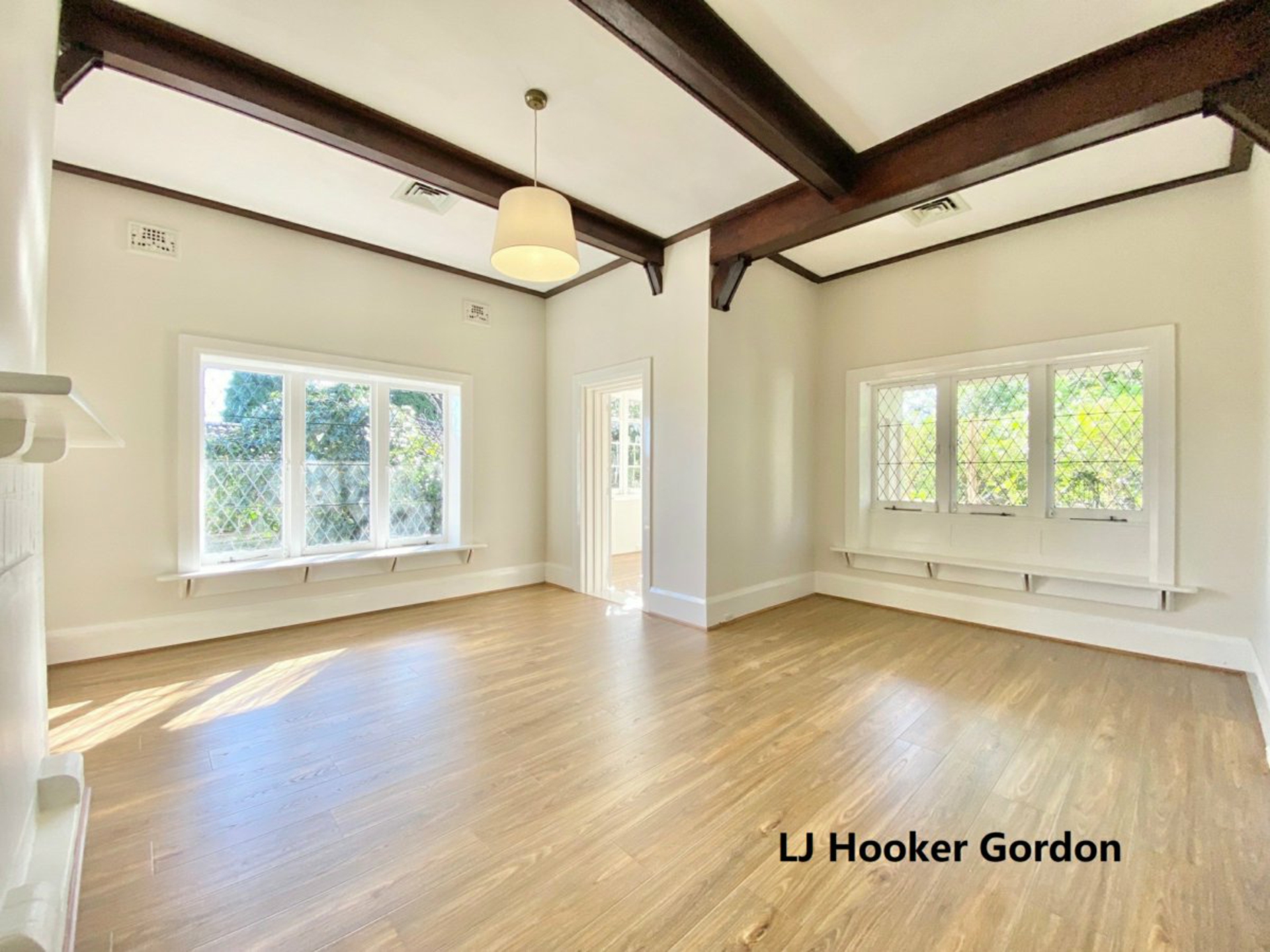 34 Cecil St — photo 6 of 17