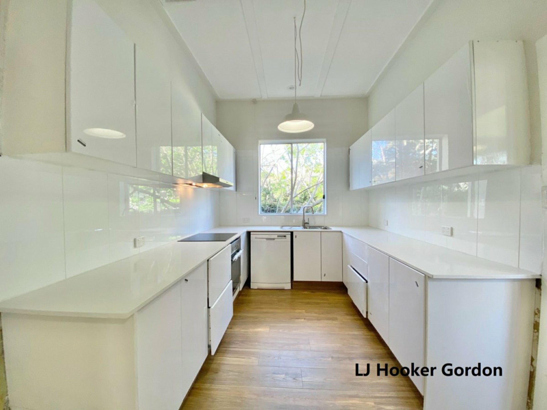 34 Cecil St — photo 10 of 17