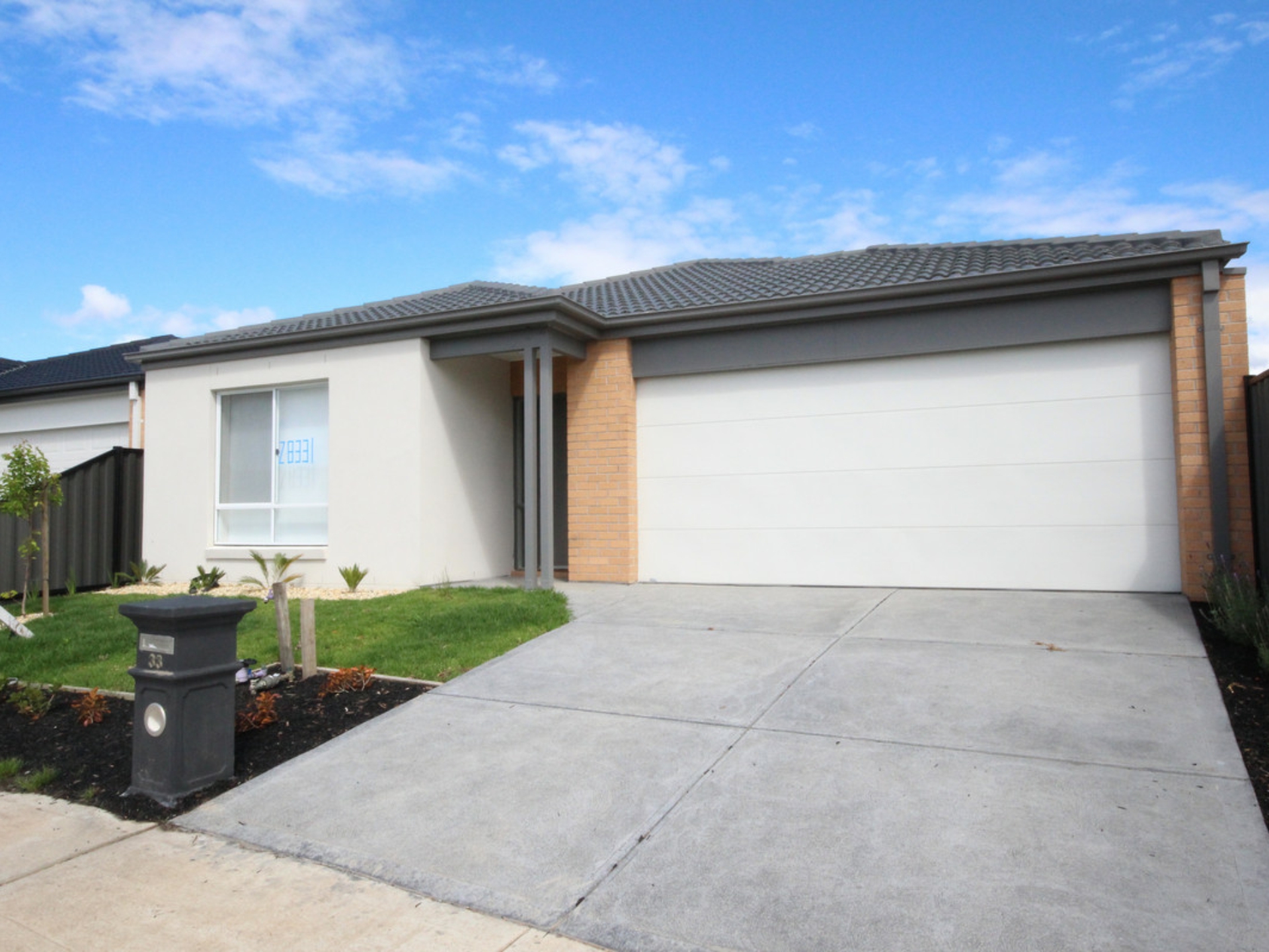 33 Peninsula Crescent Craigieburn VIC