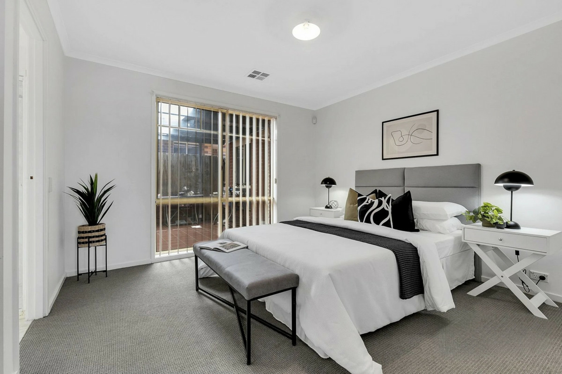 11 Kingsford Way, ROXBURGH PARK