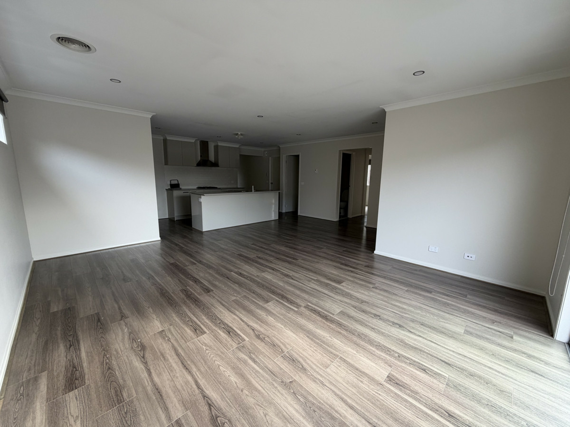 12 Tooronga Drive — photo 2 of 9