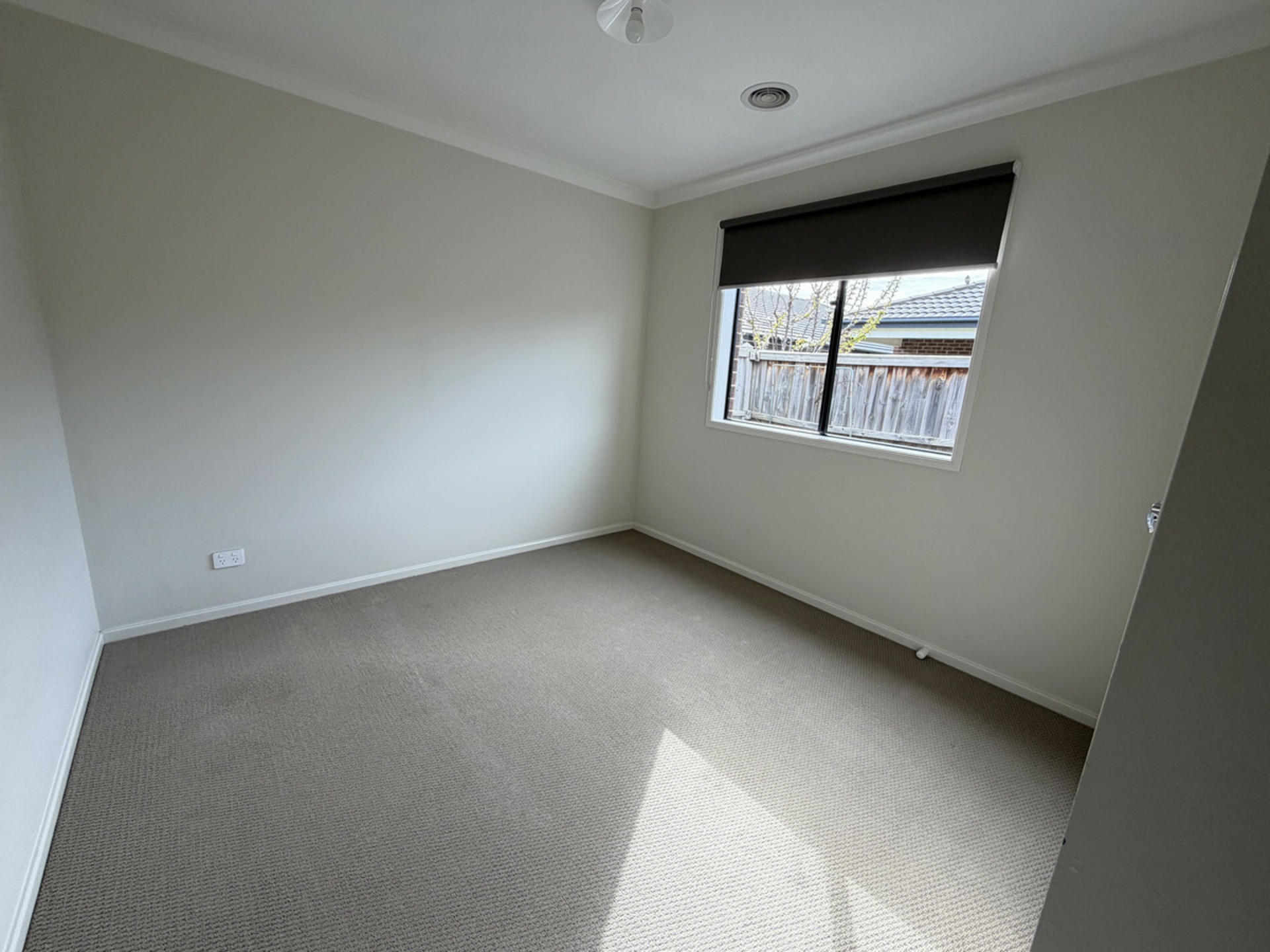 12 Tooronga Drive — photo 6 of 9